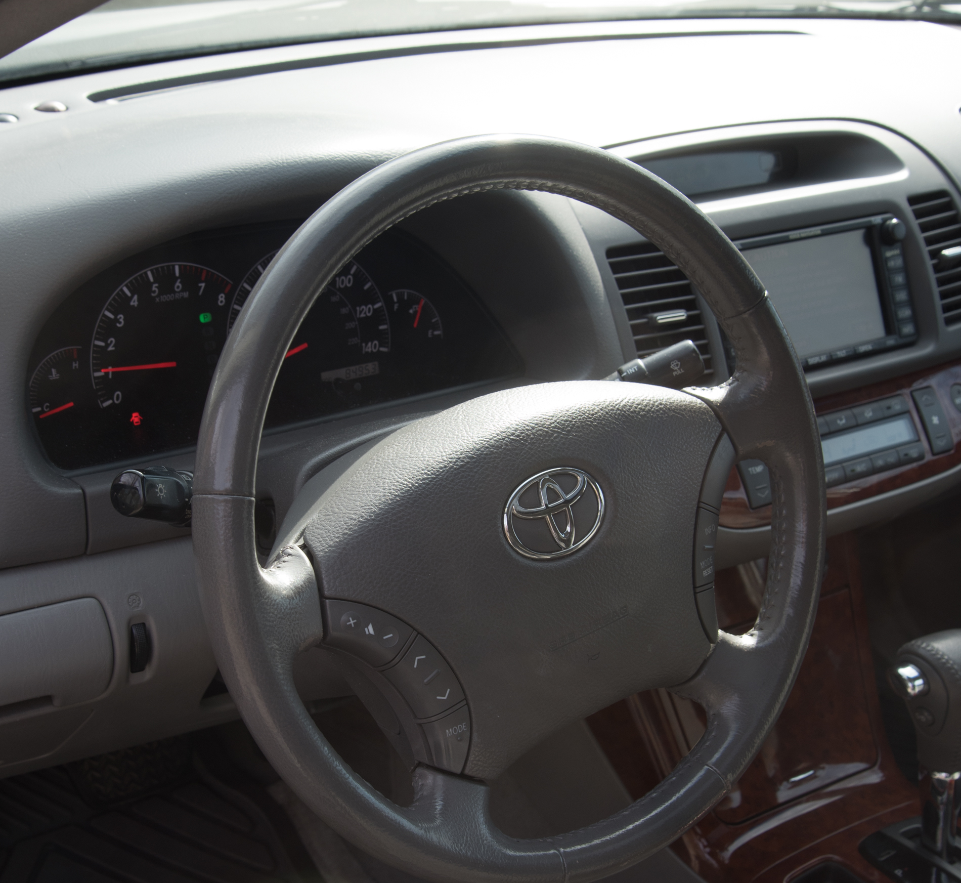 2005 Toyota Camry XLE Sedan