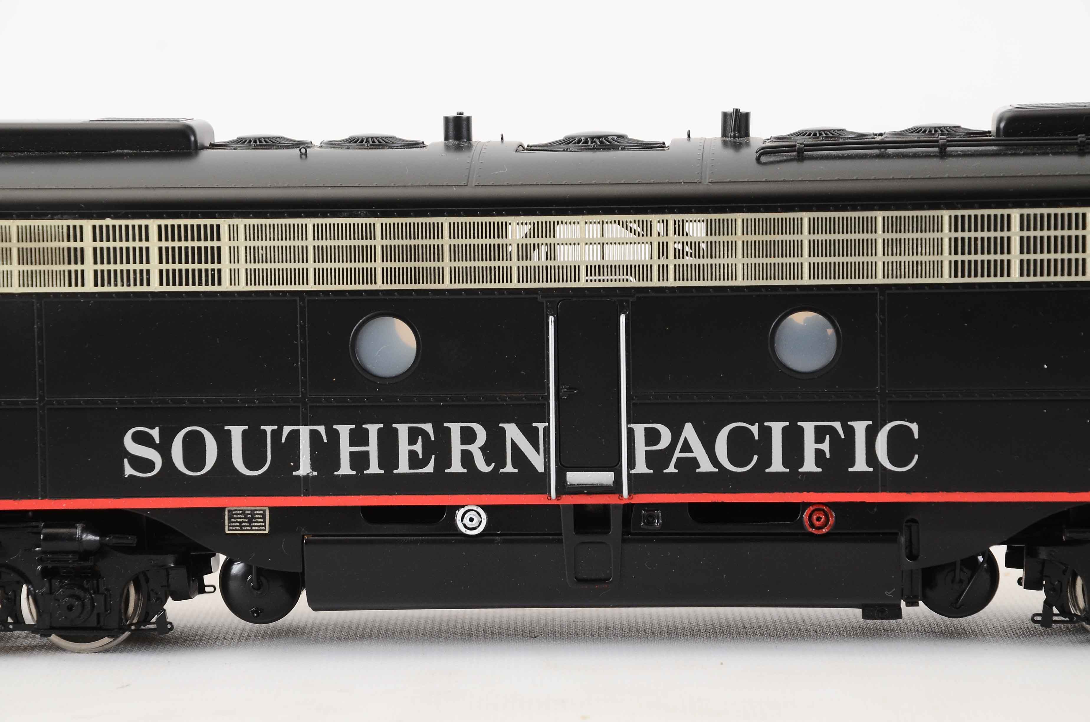 Key Imports EMD E-9 Locomotive Southern Pacific Black Widow