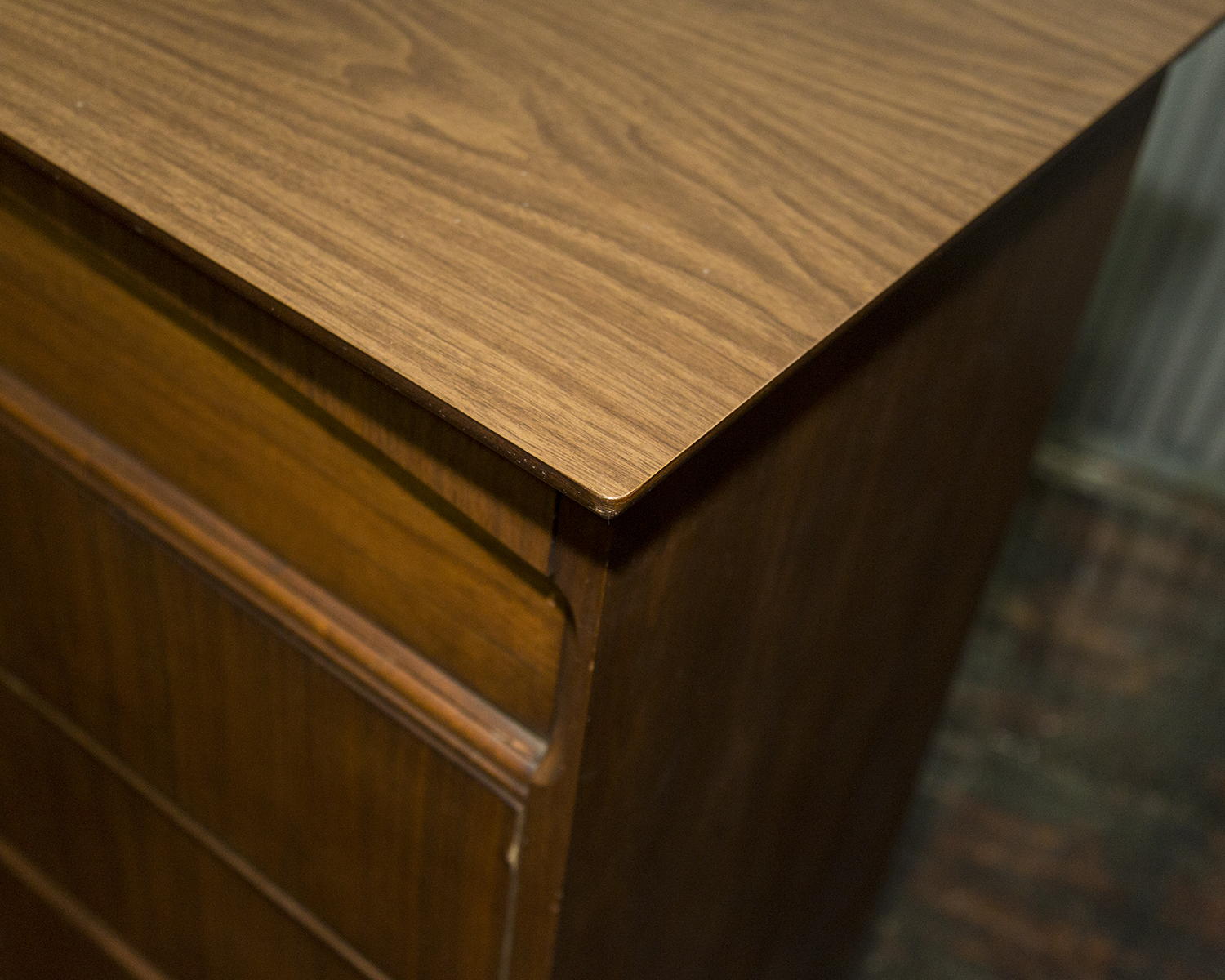 Mid Century Modern Chest of Drawers