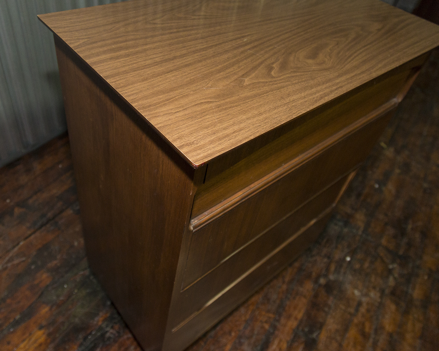 Mid Century Modern Chest of Drawers