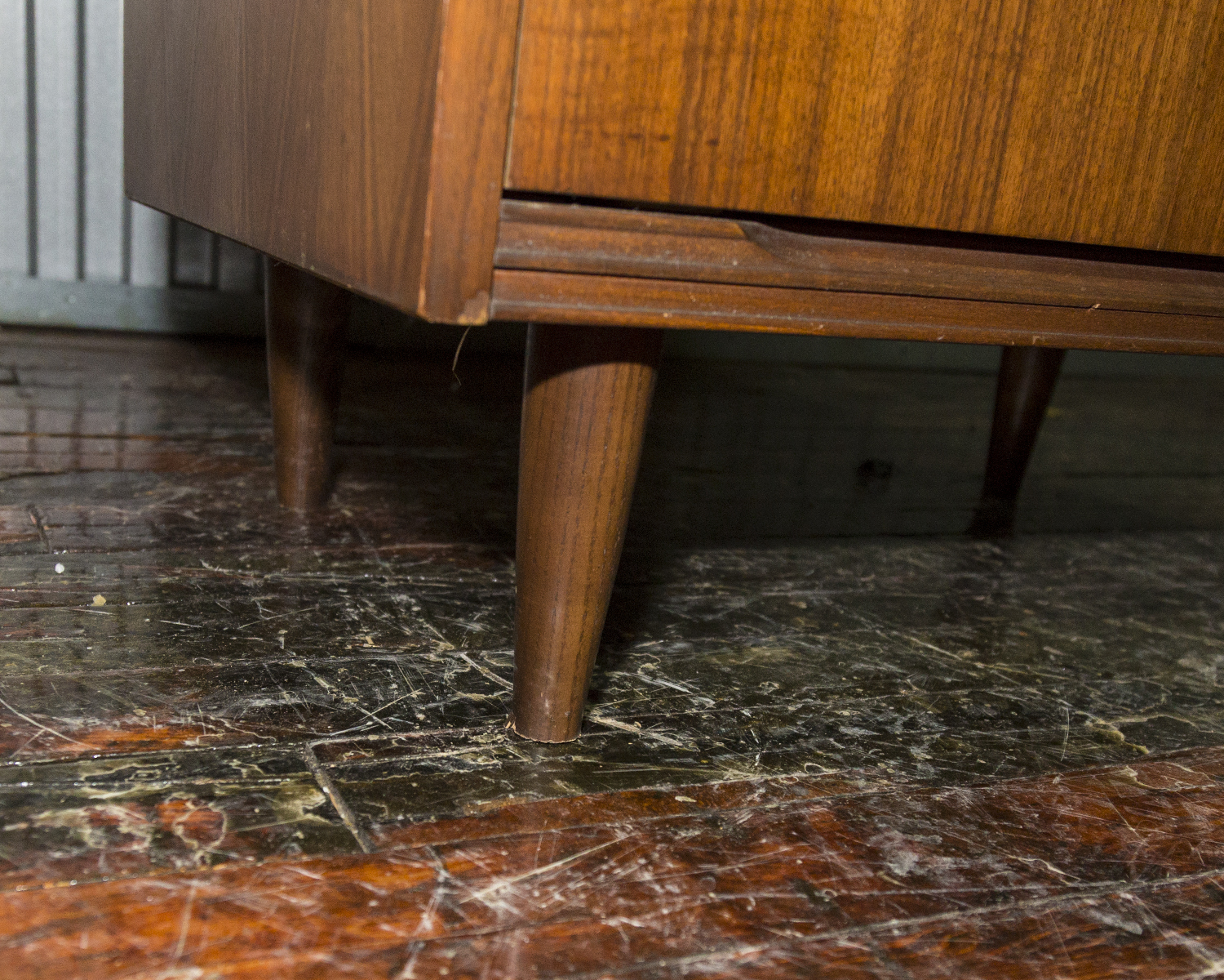 Mid Century Modern Chest of Drawers