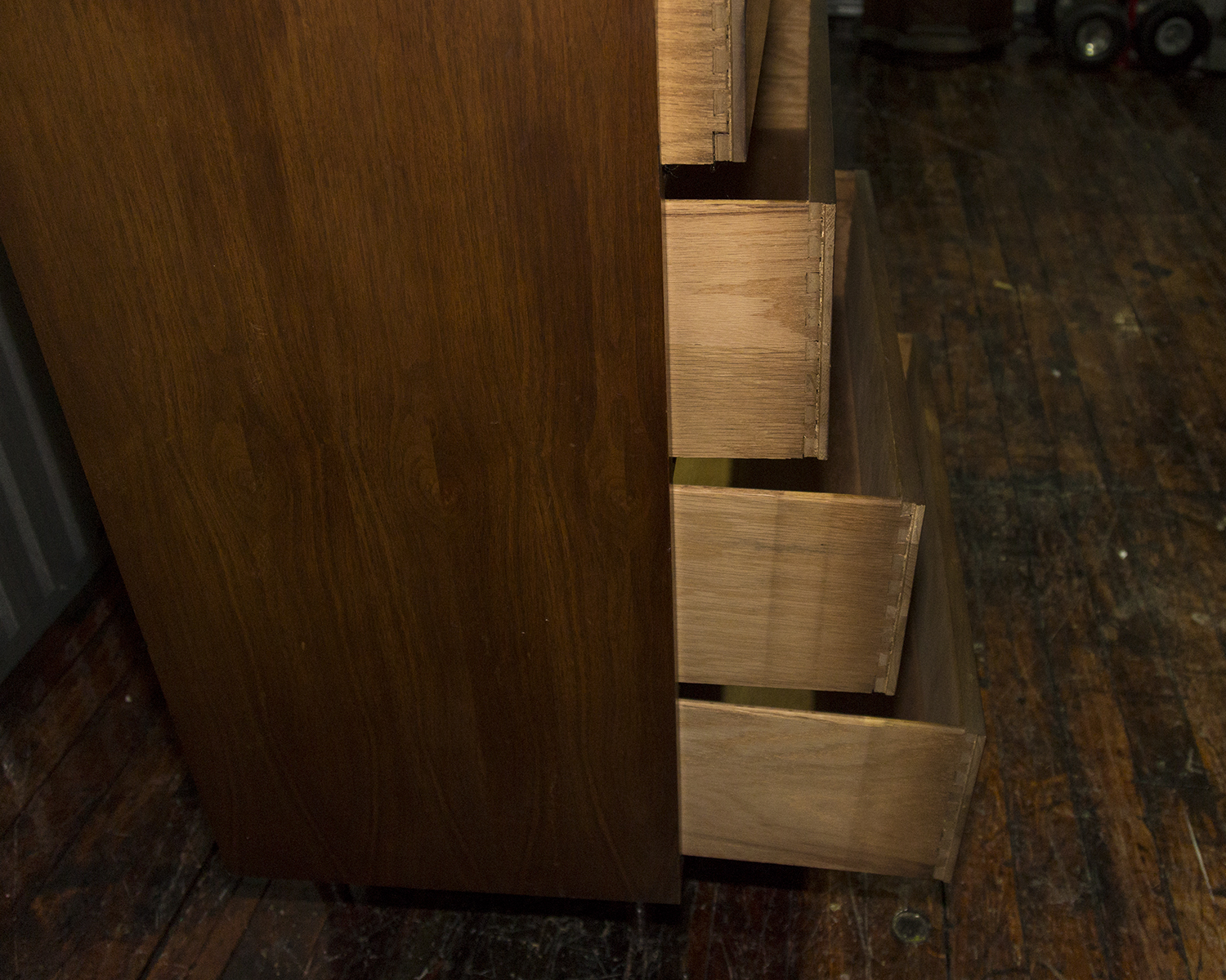 Mid Century Modern Chest of Drawers