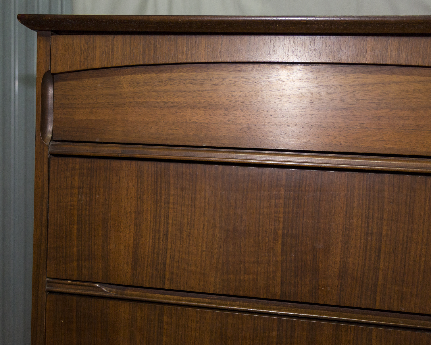 Mid Century Modern Chest of Drawers