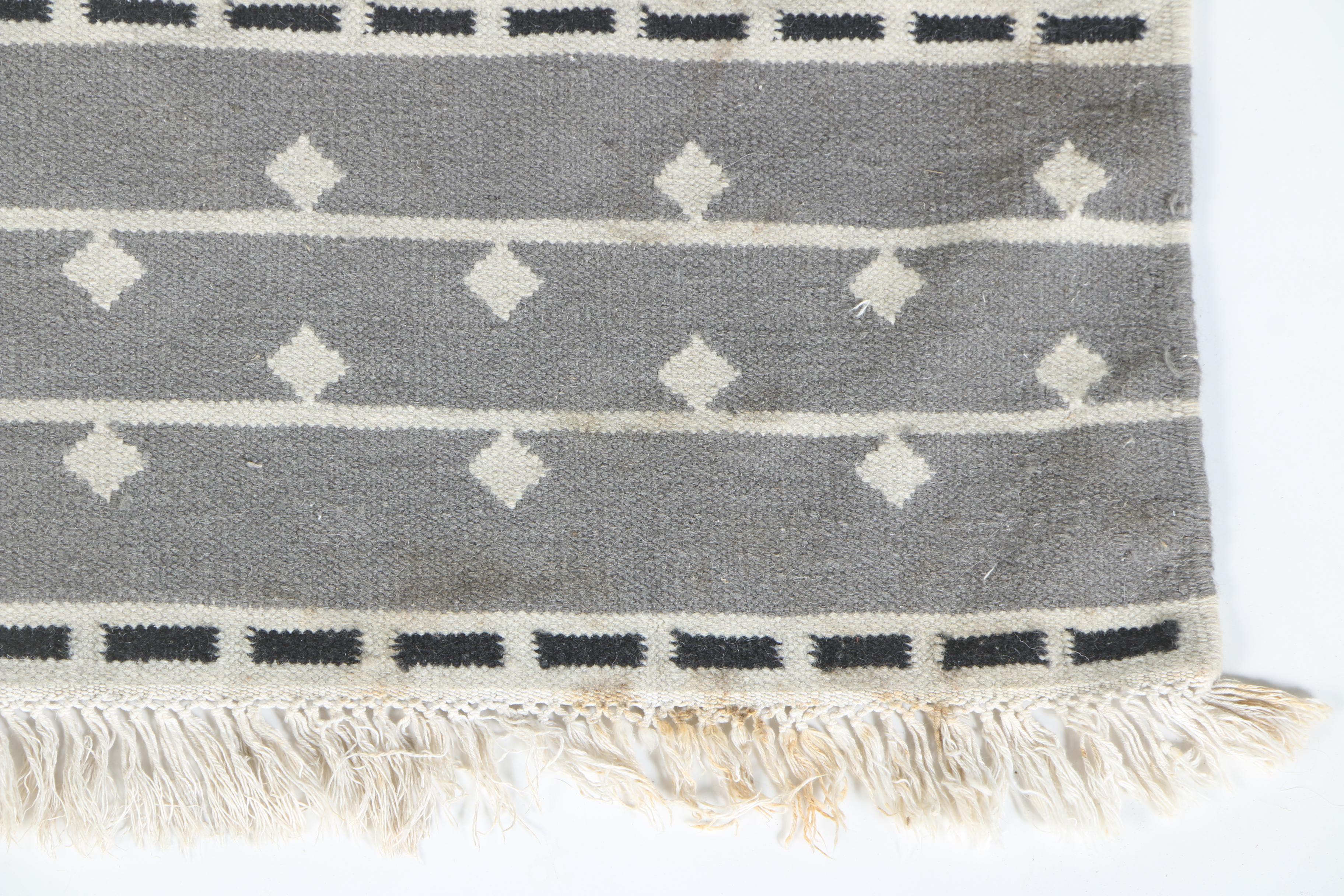 Knit Geometrical Rug