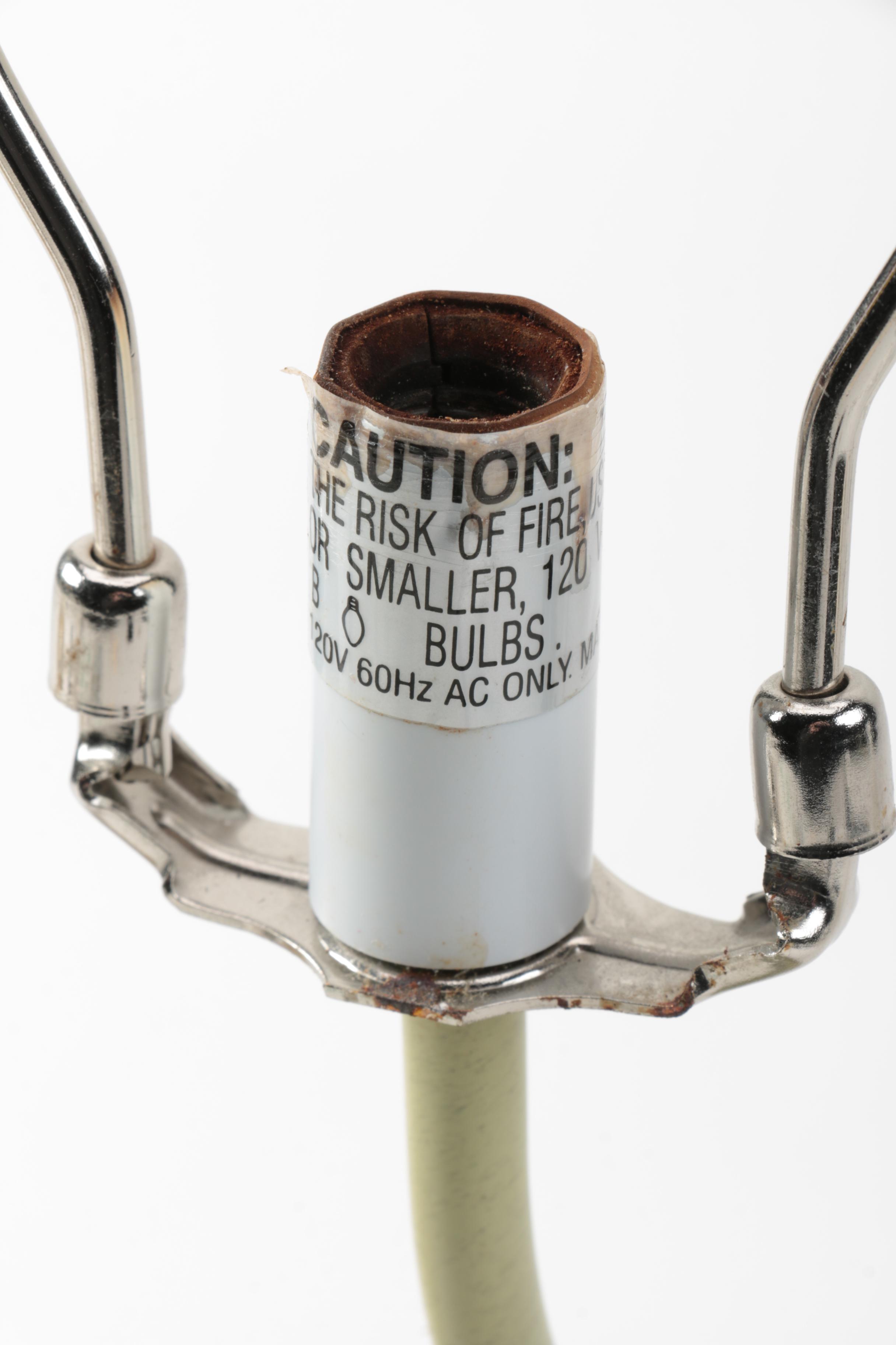 Ceramic Dancing Frog Couple Table Lamp