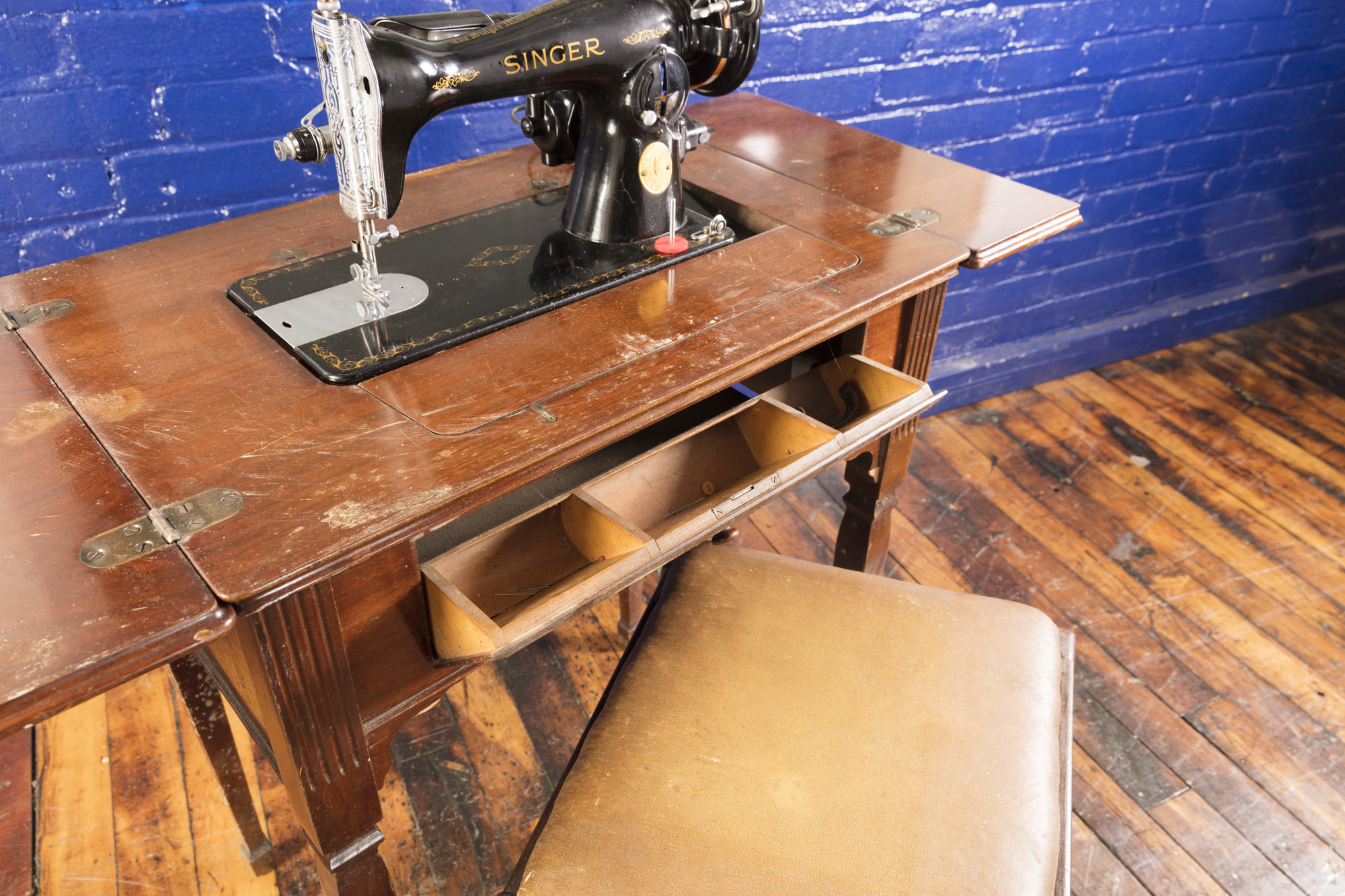 Vintage Singer Sewing Machine with Cabinet and Stool