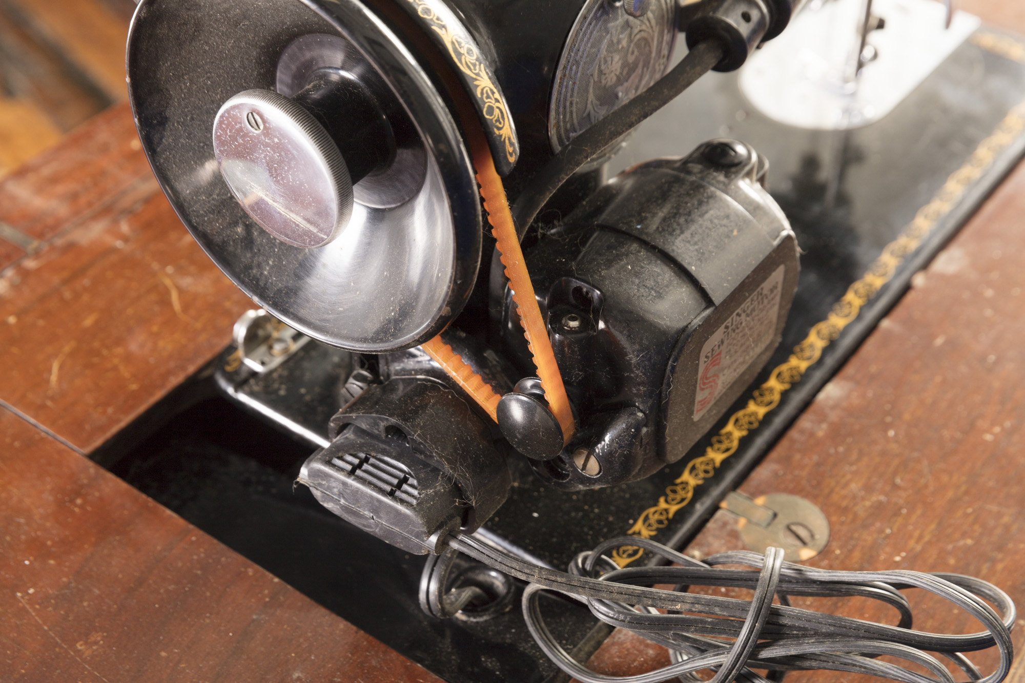 Vintage Singer Sewing Machine with Cabinet and Stool