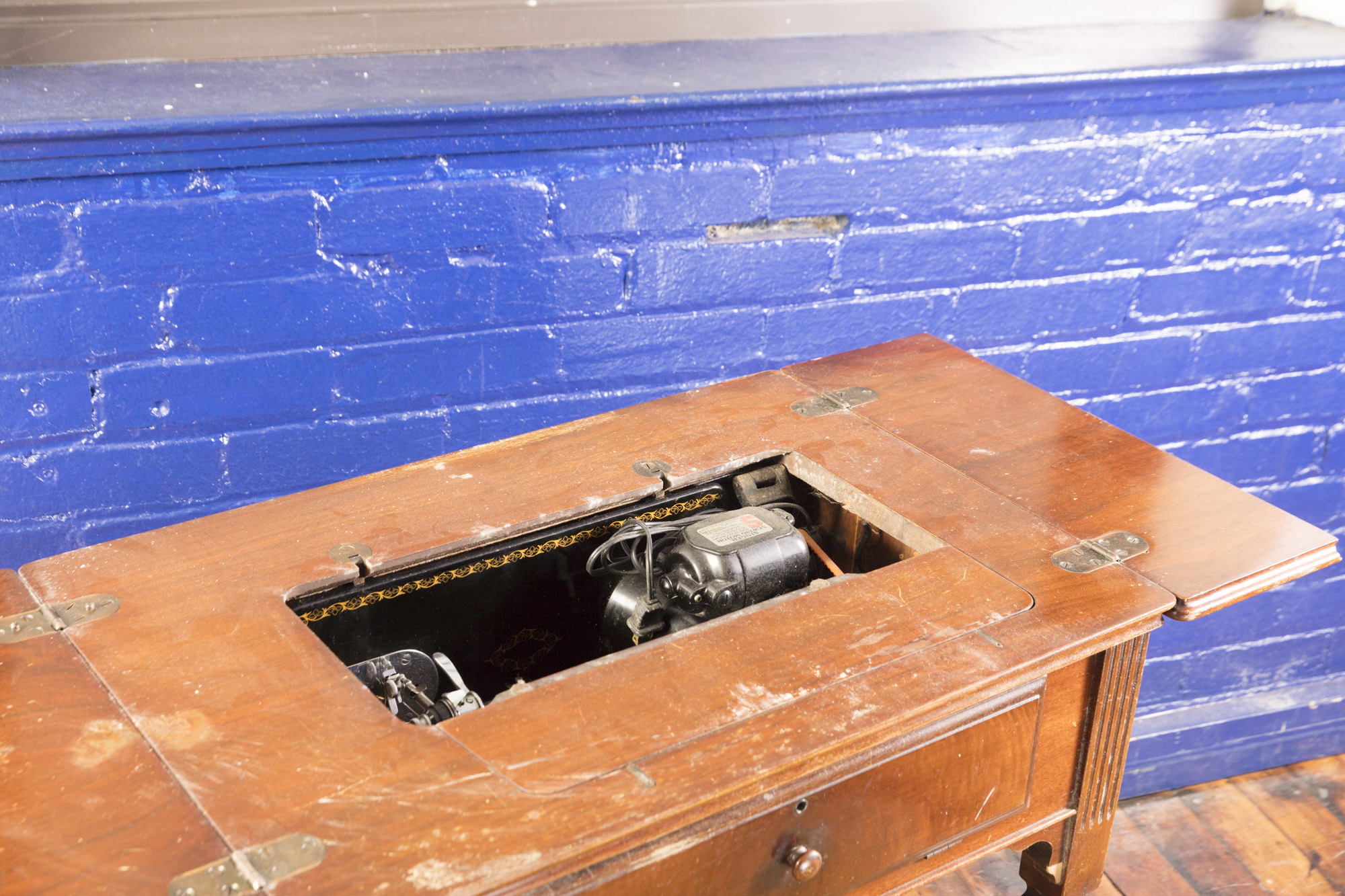 Vintage Singer Sewing Machine with Cabinet and Stool