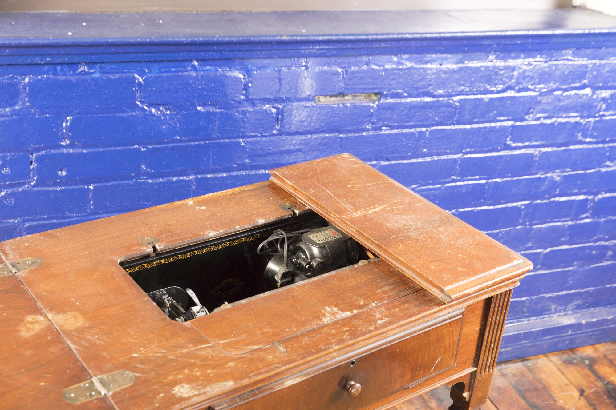 Vintage Singer Sewing Machine with Cabinet and Stool