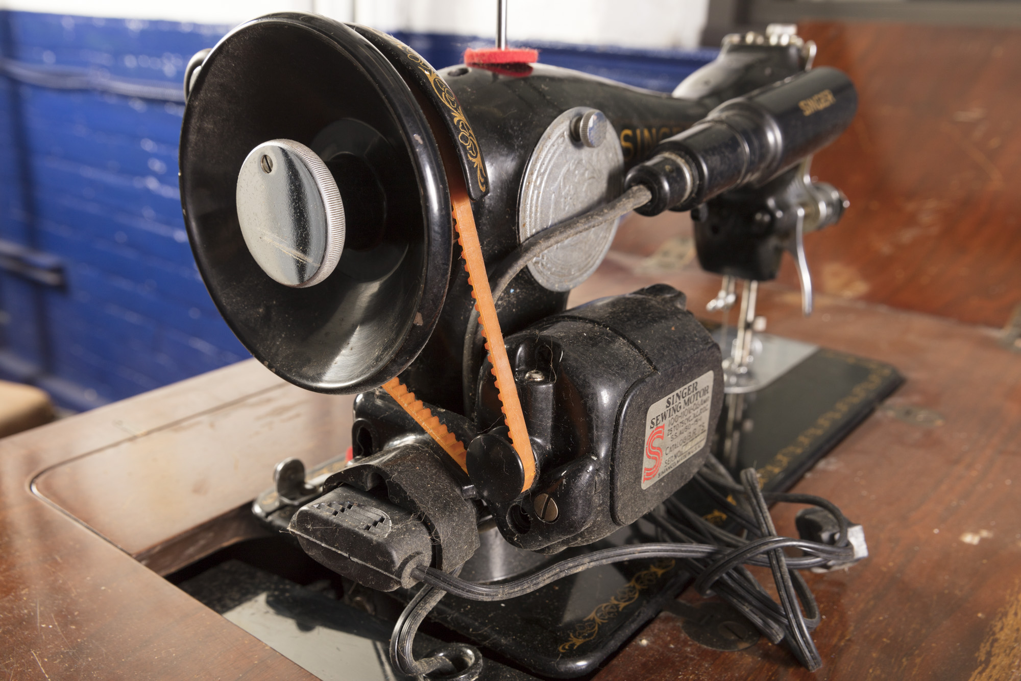 Vintage Singer Sewing Machine with Cabinet and Stool