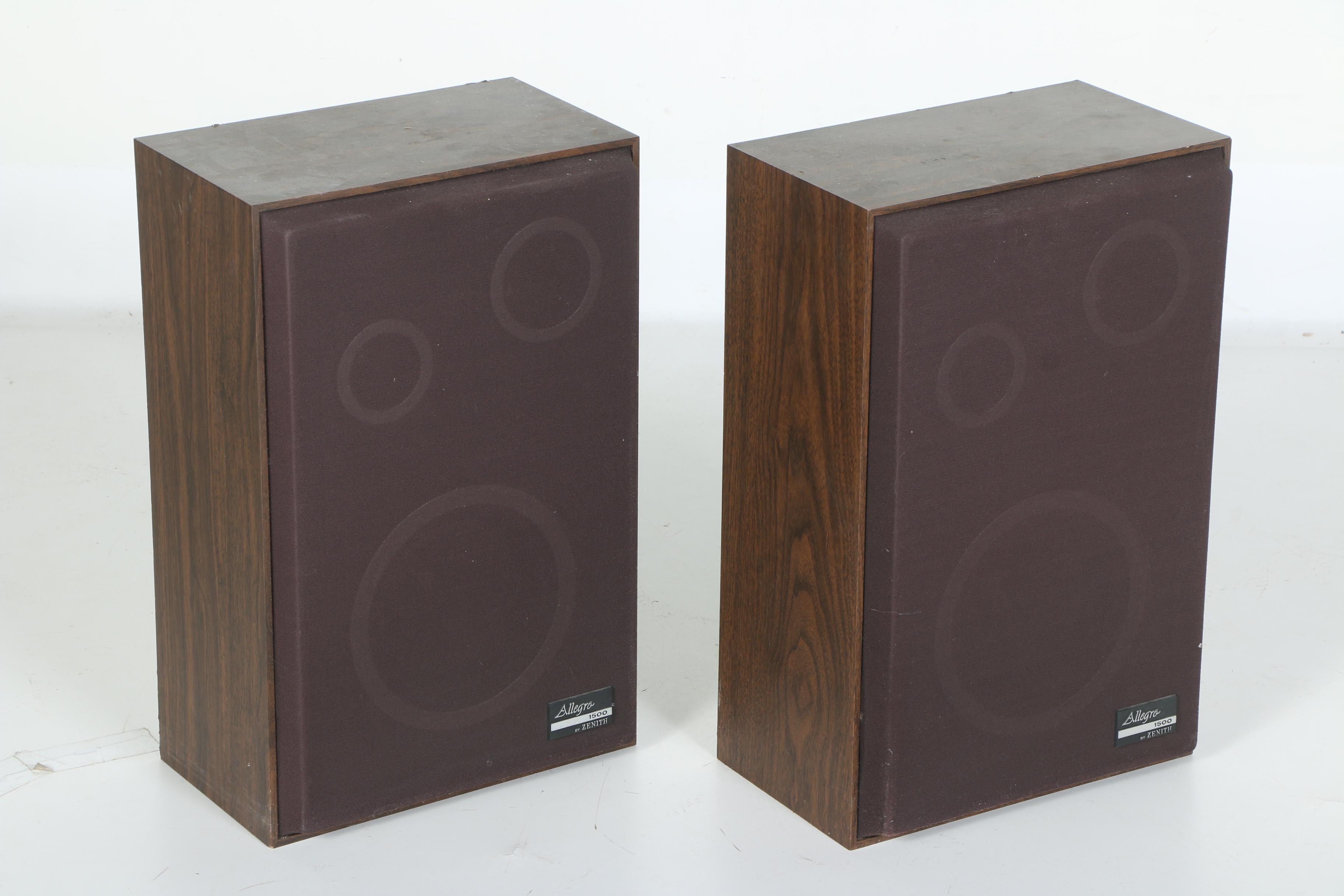 Zenith Record Player with Speakers