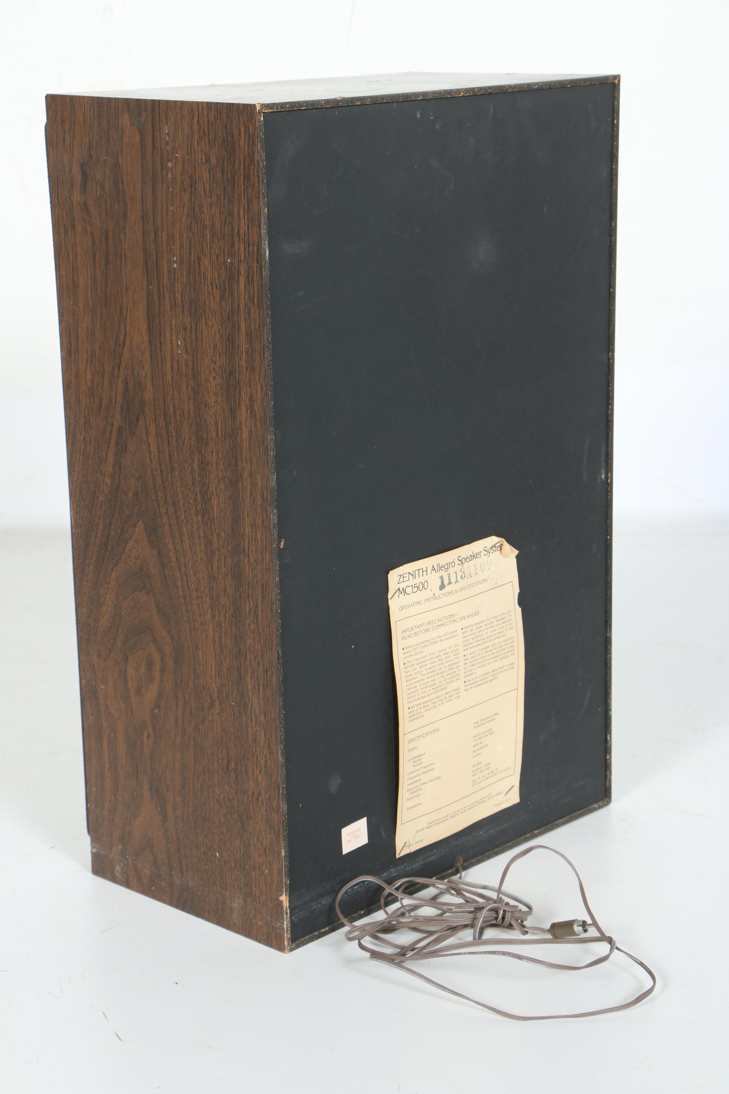 Zenith Record Player with Speakers