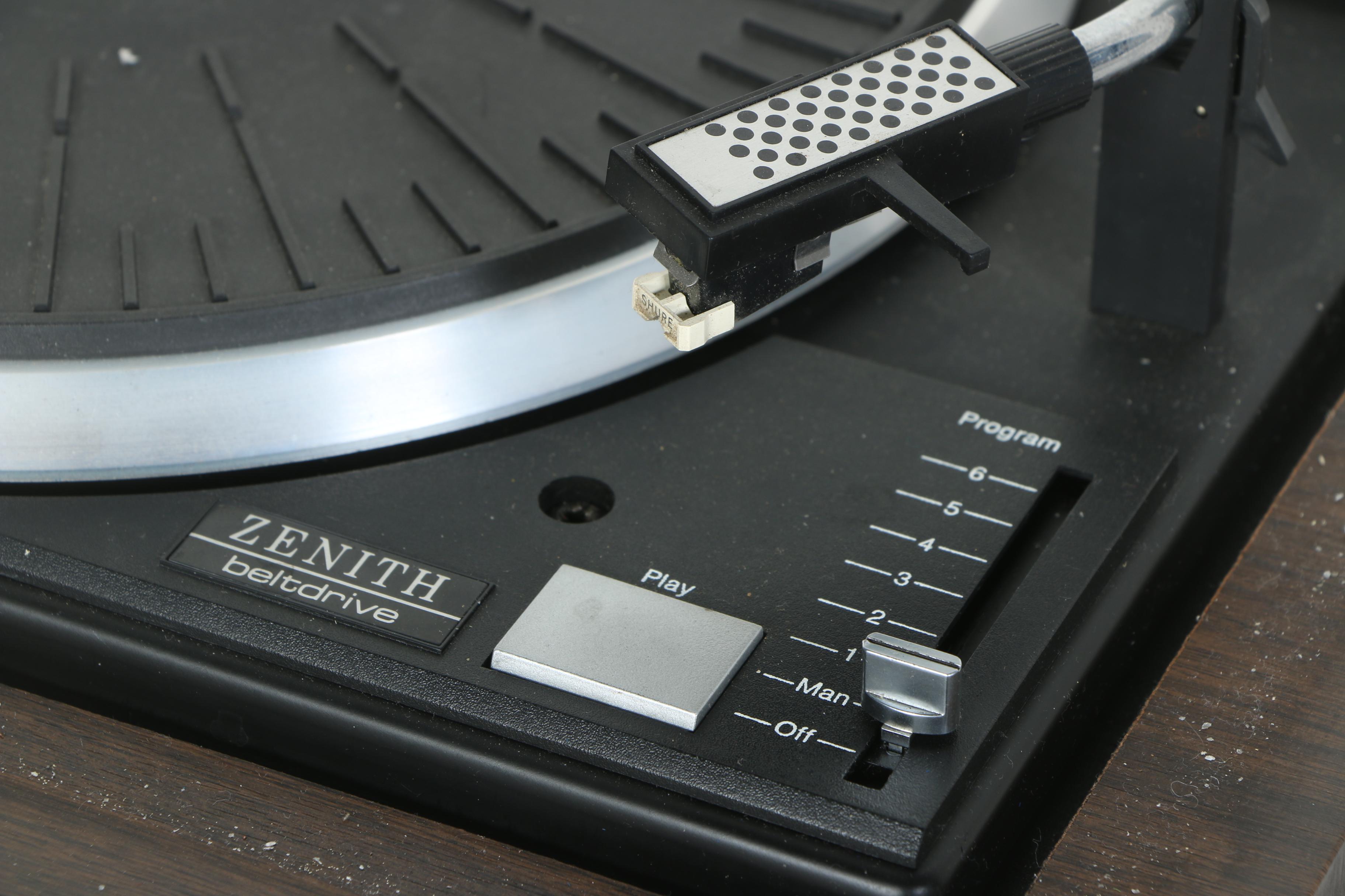 Zenith Record Player with Speakers