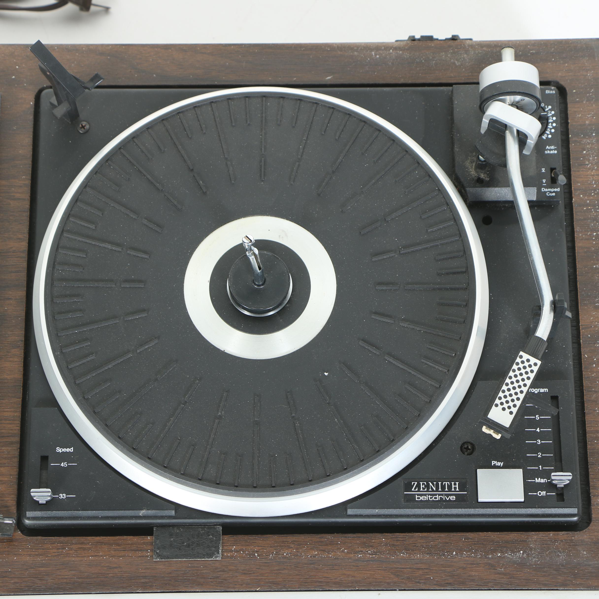 Zenith Record Player with Speakers