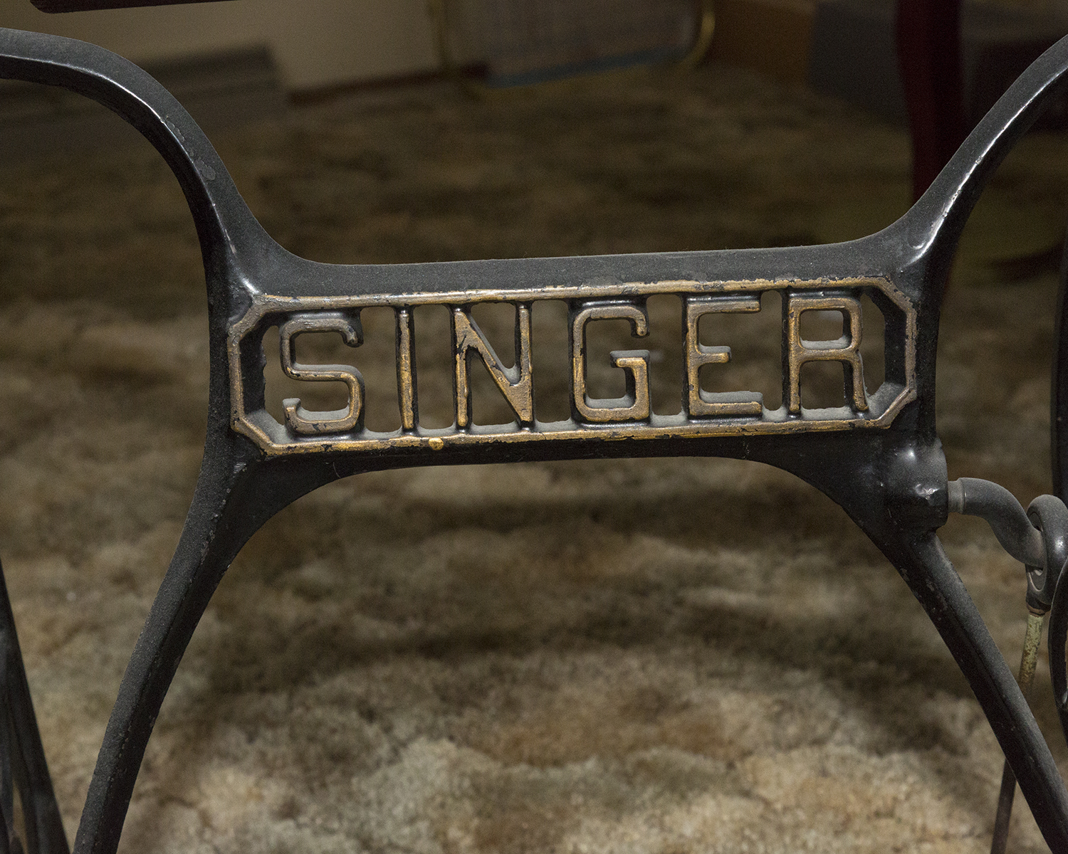 Antique Singer Treadle Sewing Machine Cabinet