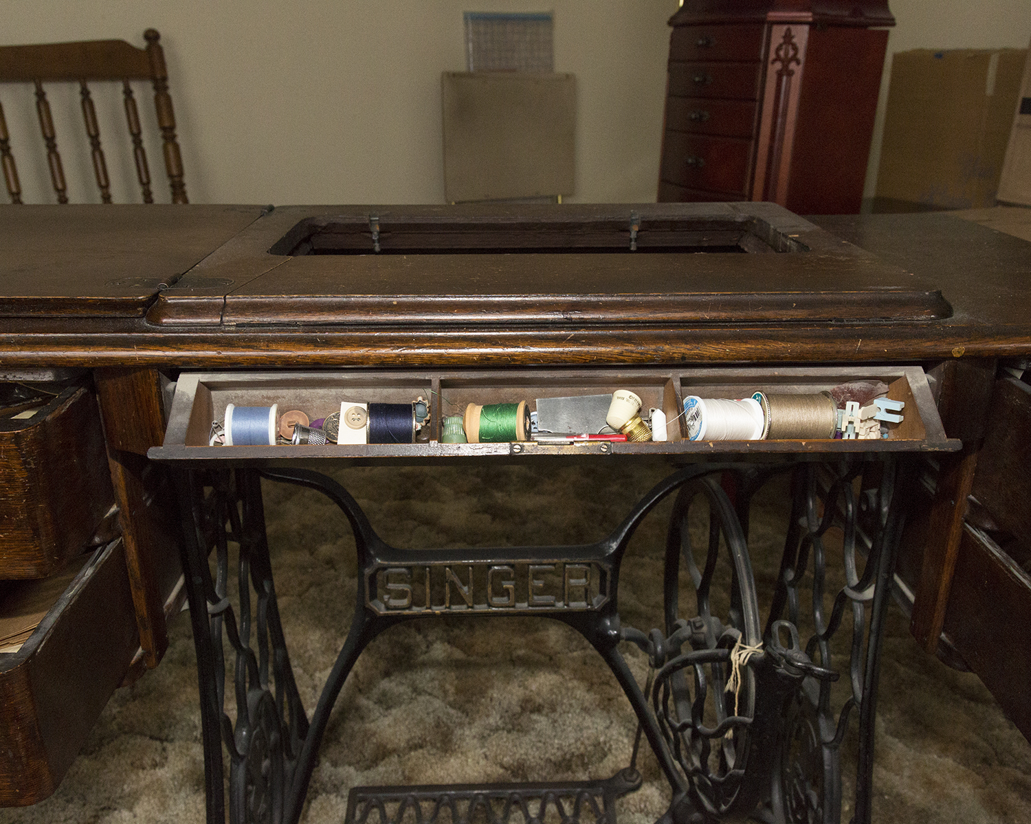 Antique Singer Treadle Sewing Machine Cabinet