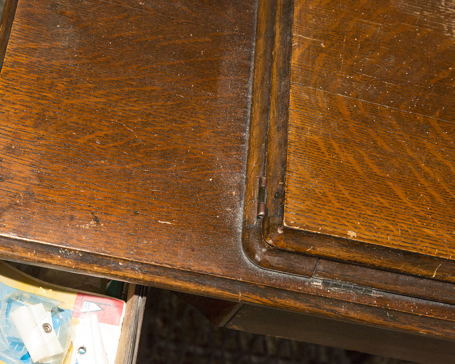 Antique Singer Treadle Sewing Machine Cabinet