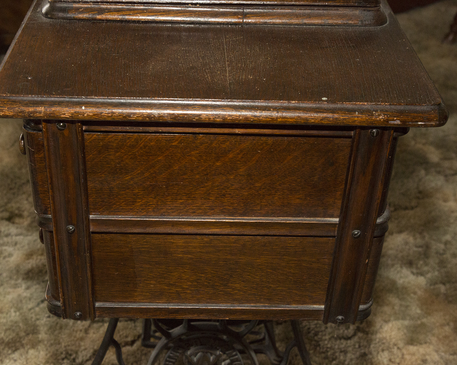 Antique Singer Treadle Sewing Machine Cabinet
