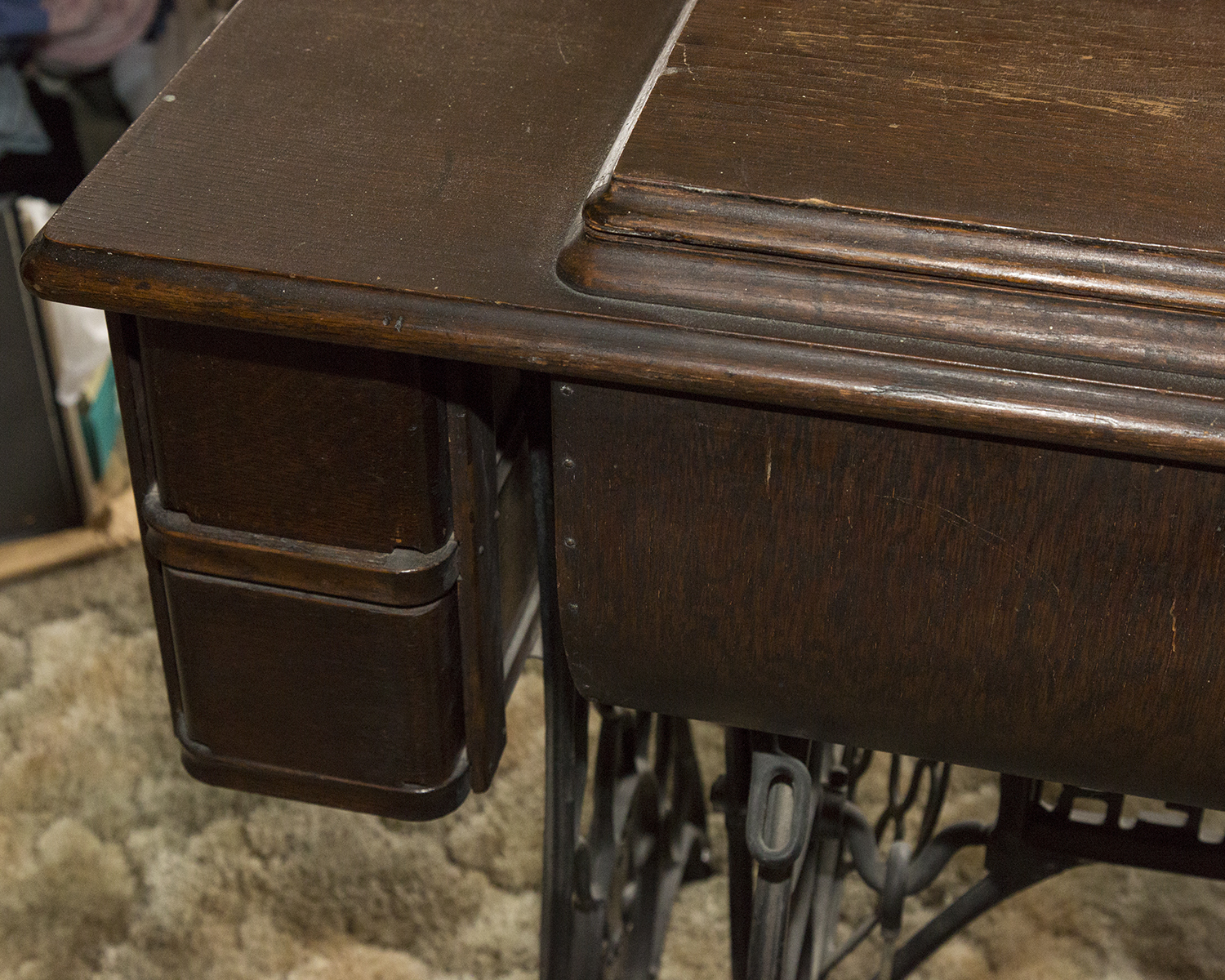 Antique Singer Treadle Sewing Machine Cabinet