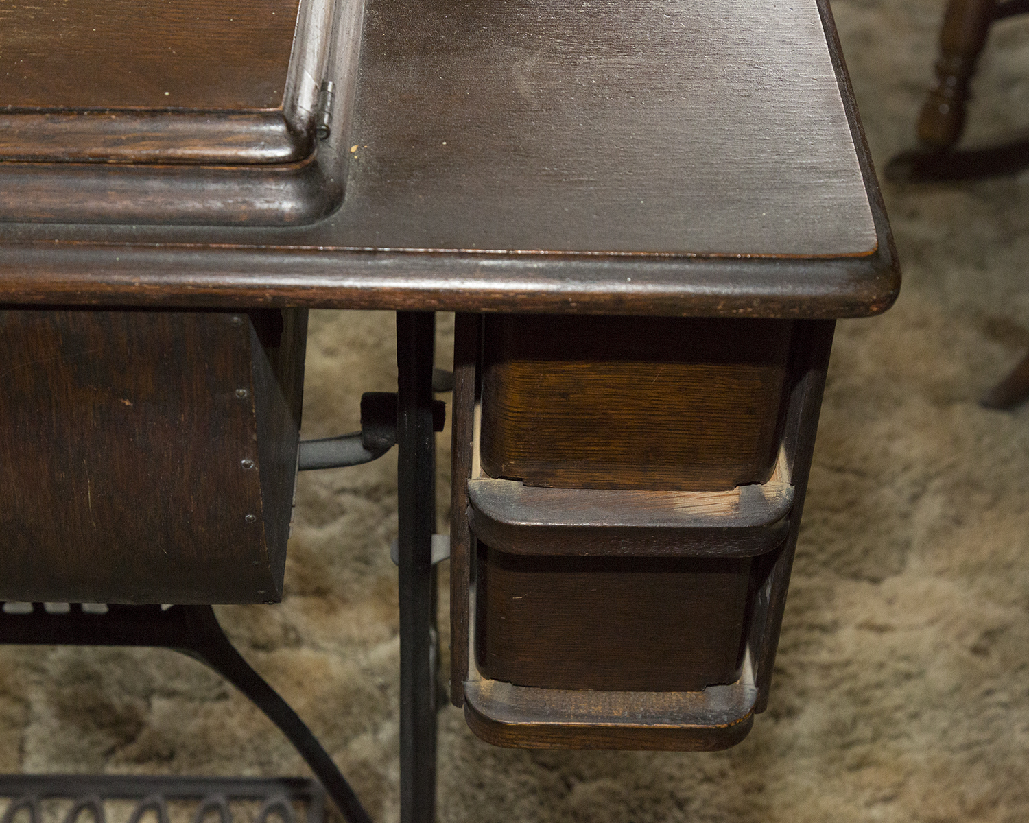 Antique Singer Treadle Sewing Machine Cabinet
