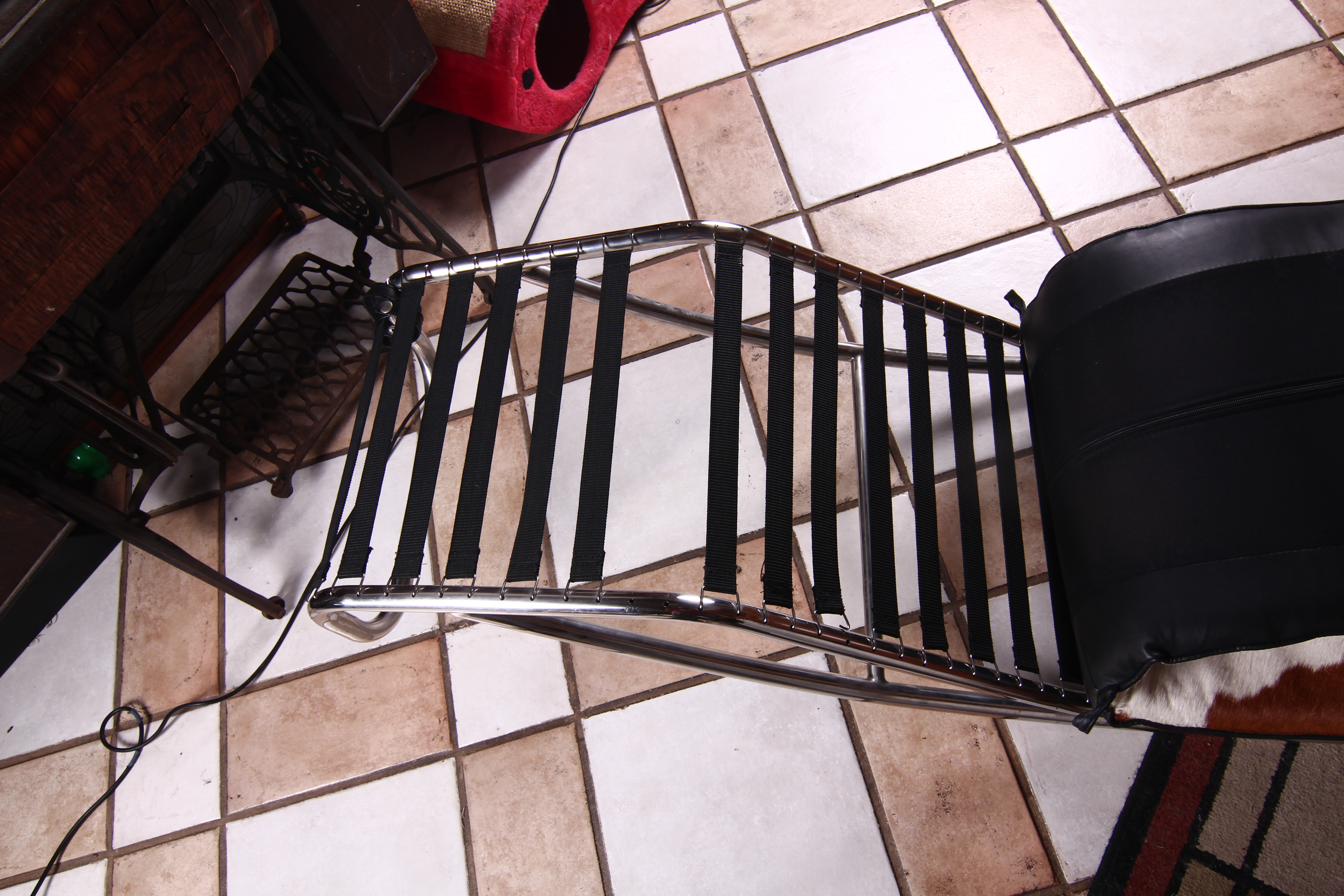 Modern Style Chaise Lounge After Le Corbusier Design