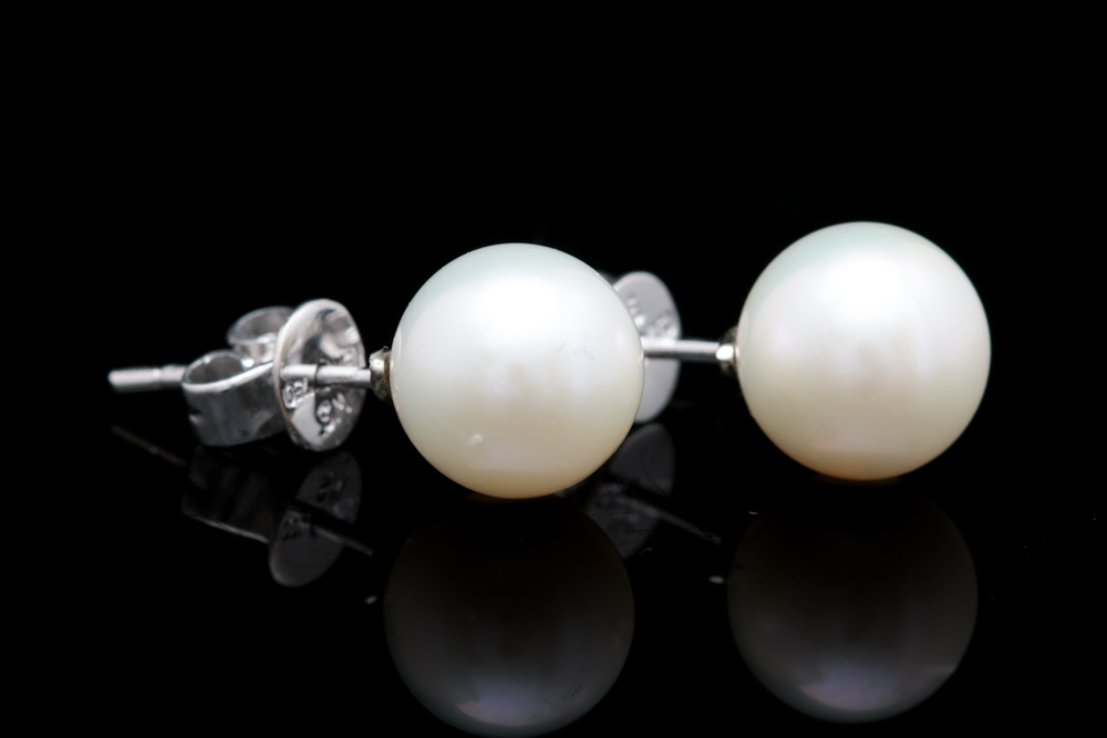 18K White Gold and Cultured Pearl Stud Earrings
