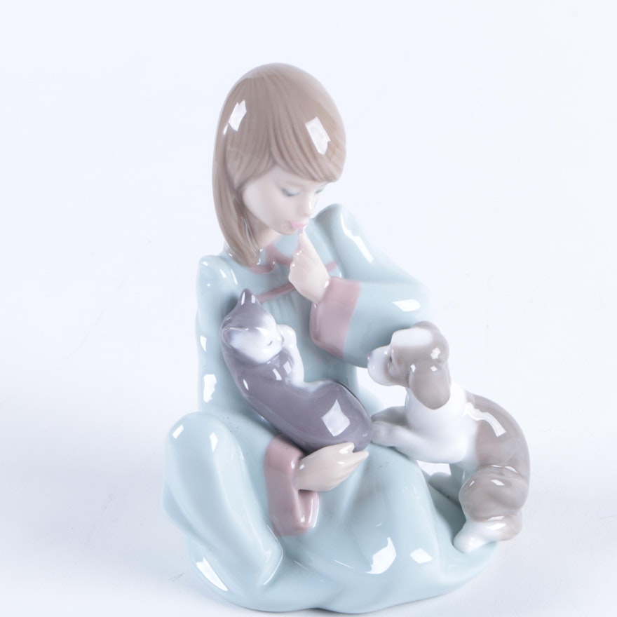 Lladró "Cat Nap" Porcelain Figurine