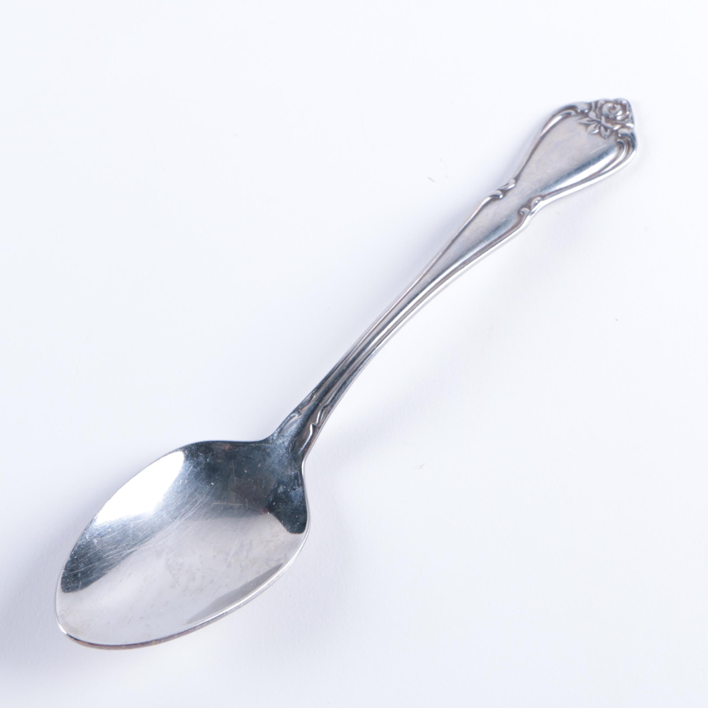 Oneida Stainless Steel Flatware Set