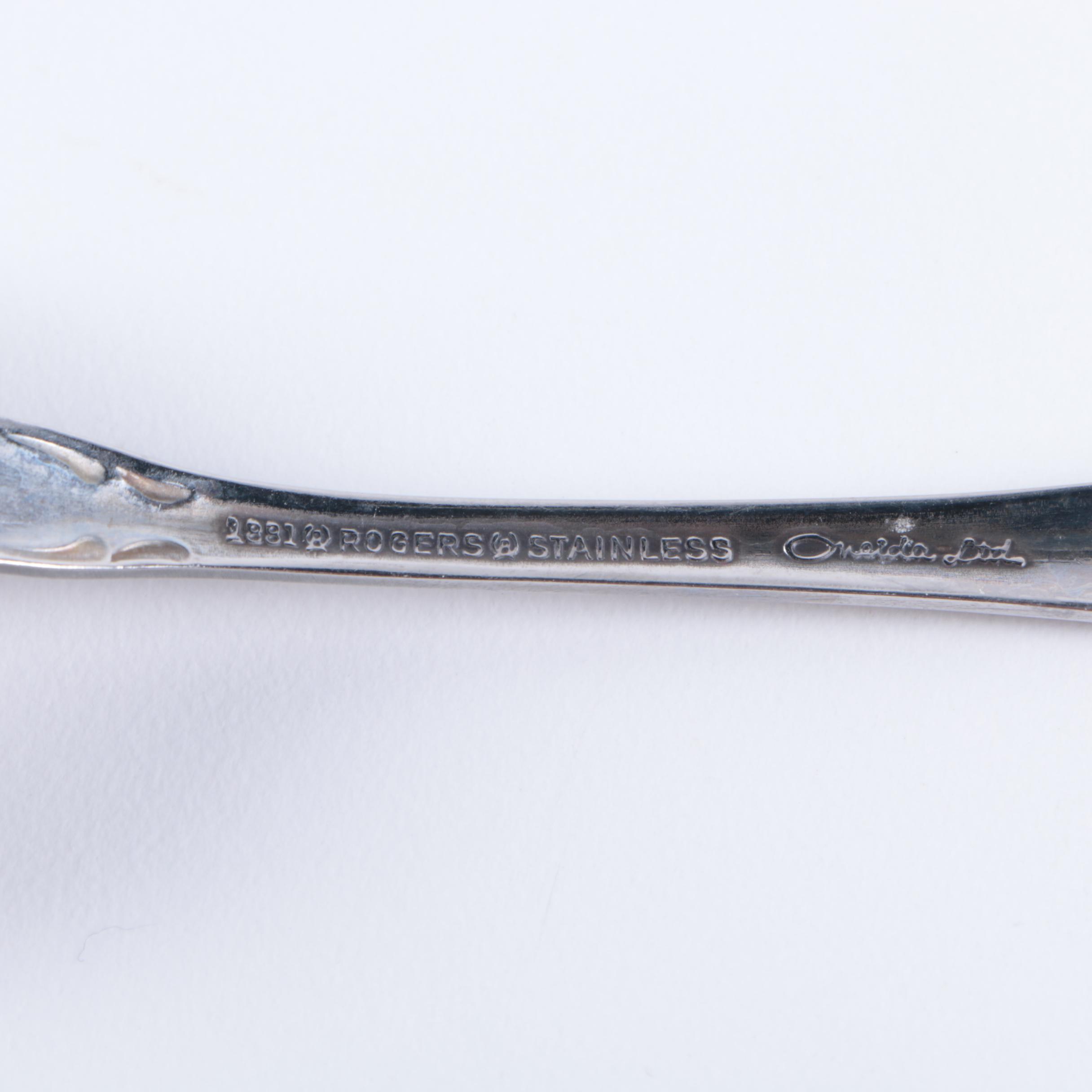 Oneida Stainless Steel Flatware Set