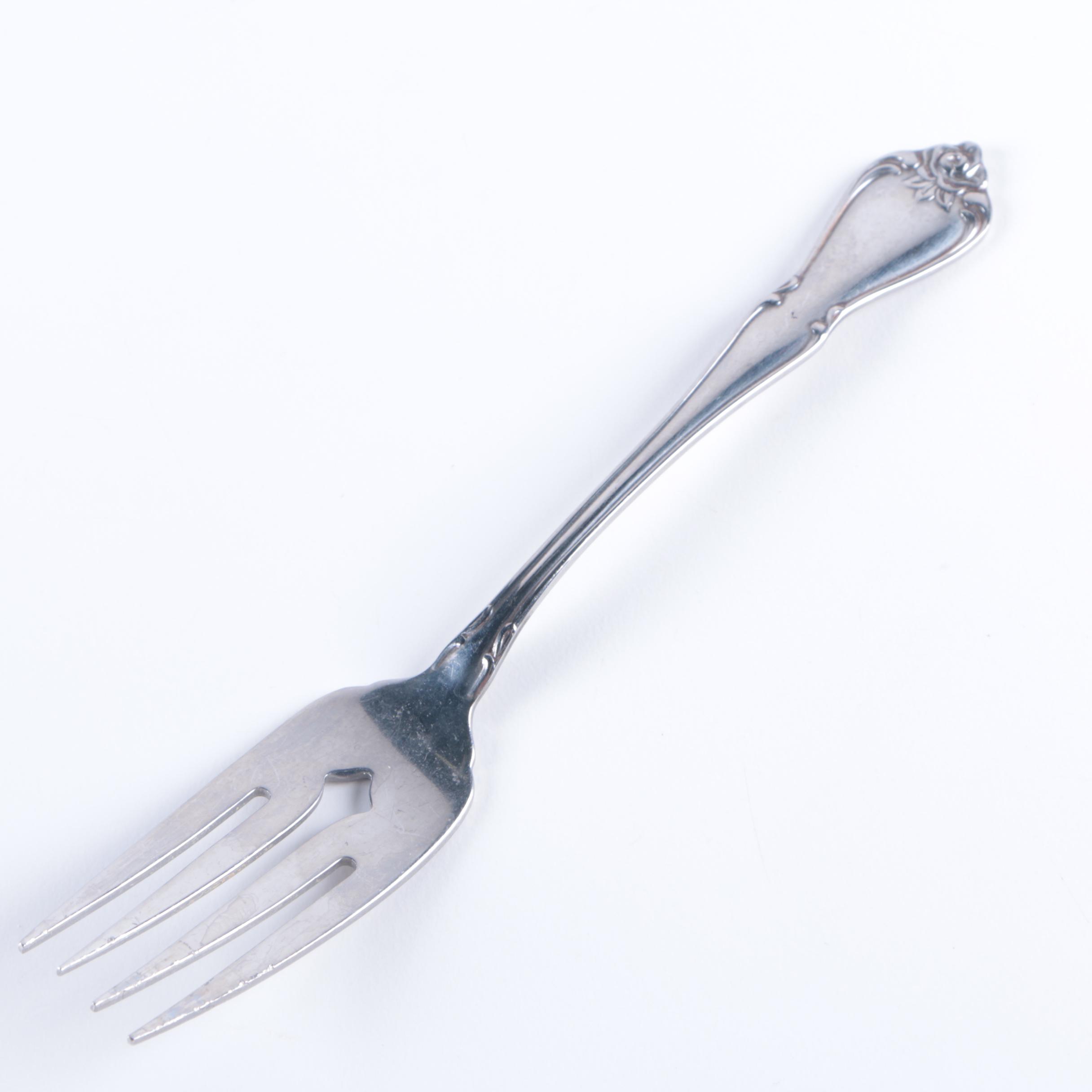 Oneida Stainless Steel Flatware Set