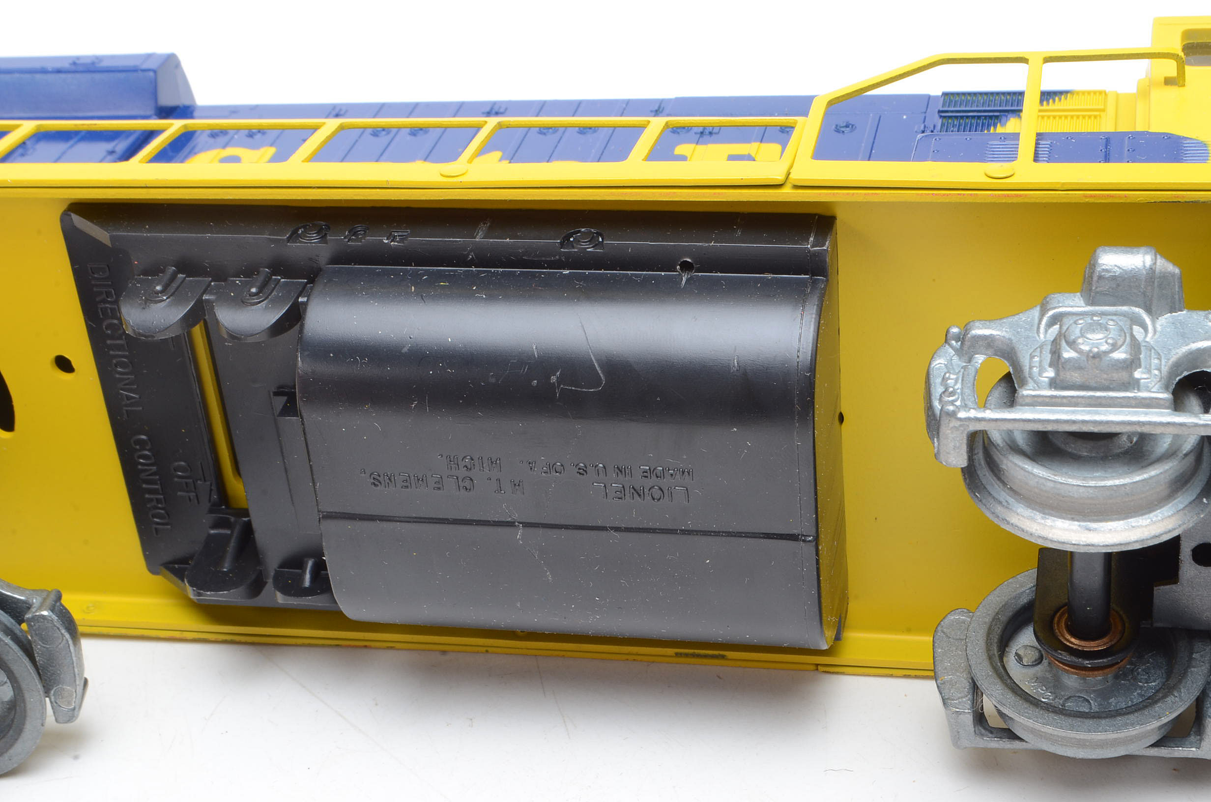 Lionel 8755 and 8756 Santa Fe U36B Powered and Dummy Diesel Locomotive