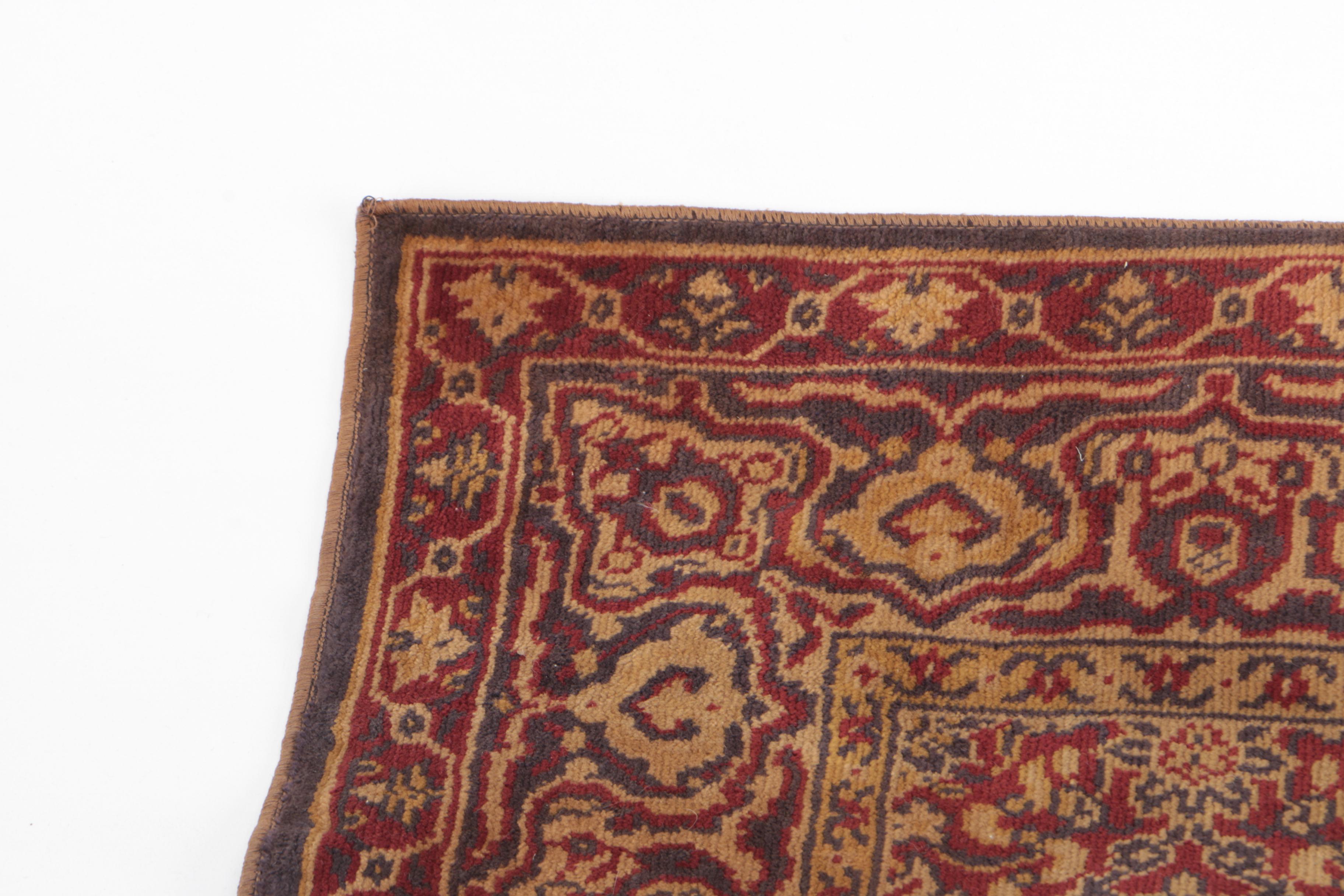 Machine Made Persian Style Accent Rug