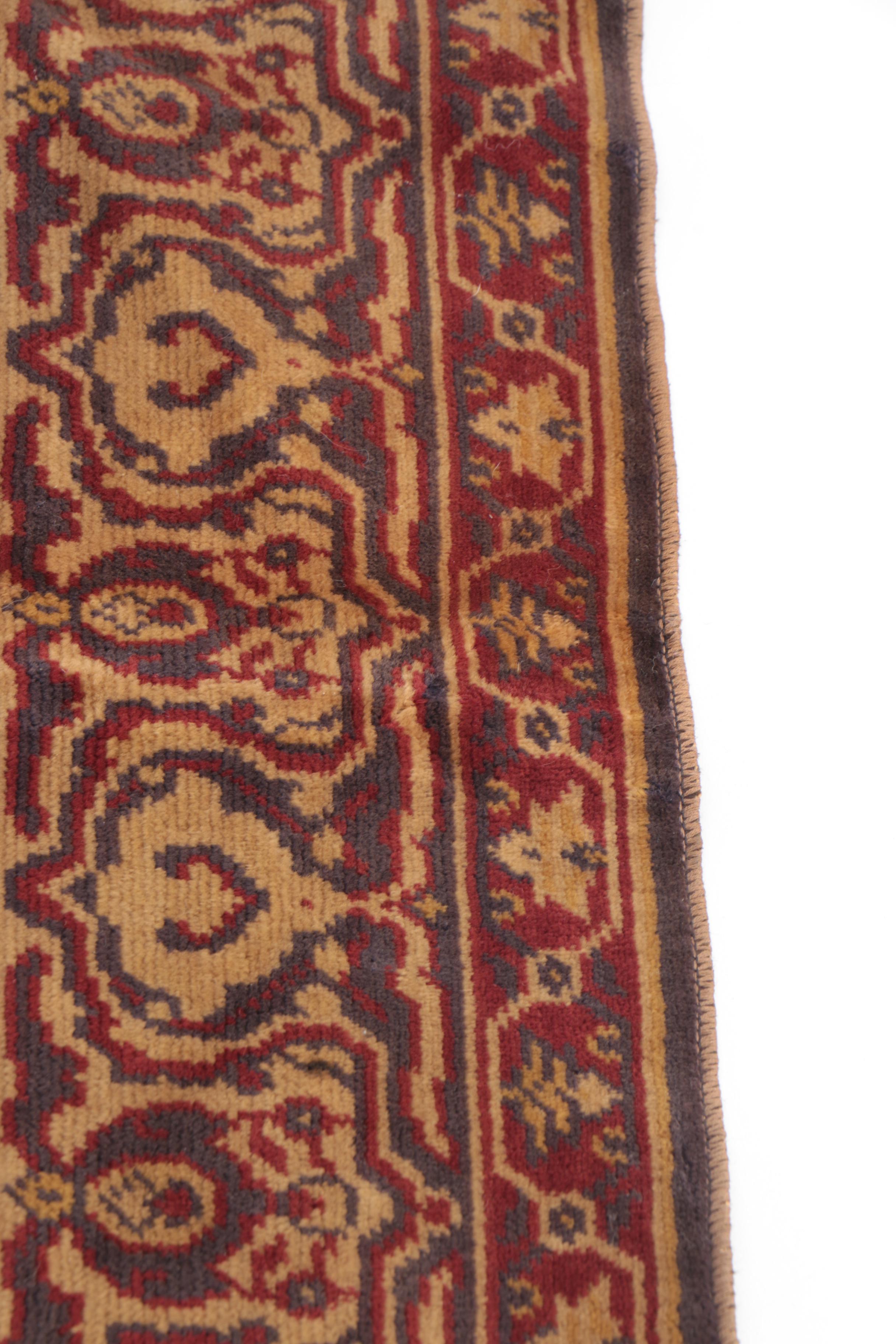 Machine Made Persian Style Accent Rug