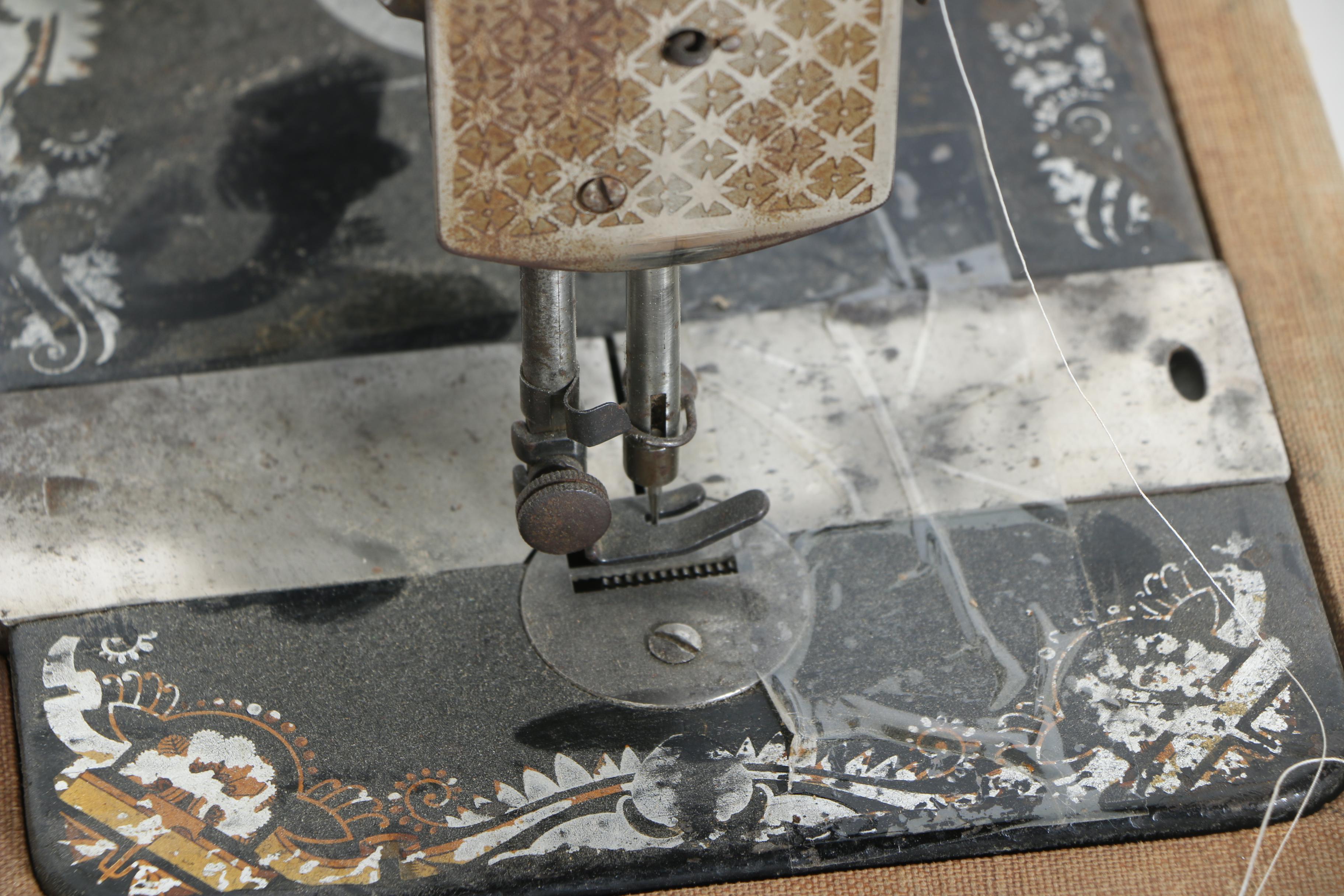 Antique Singer "Sphinx" Sewing Machine