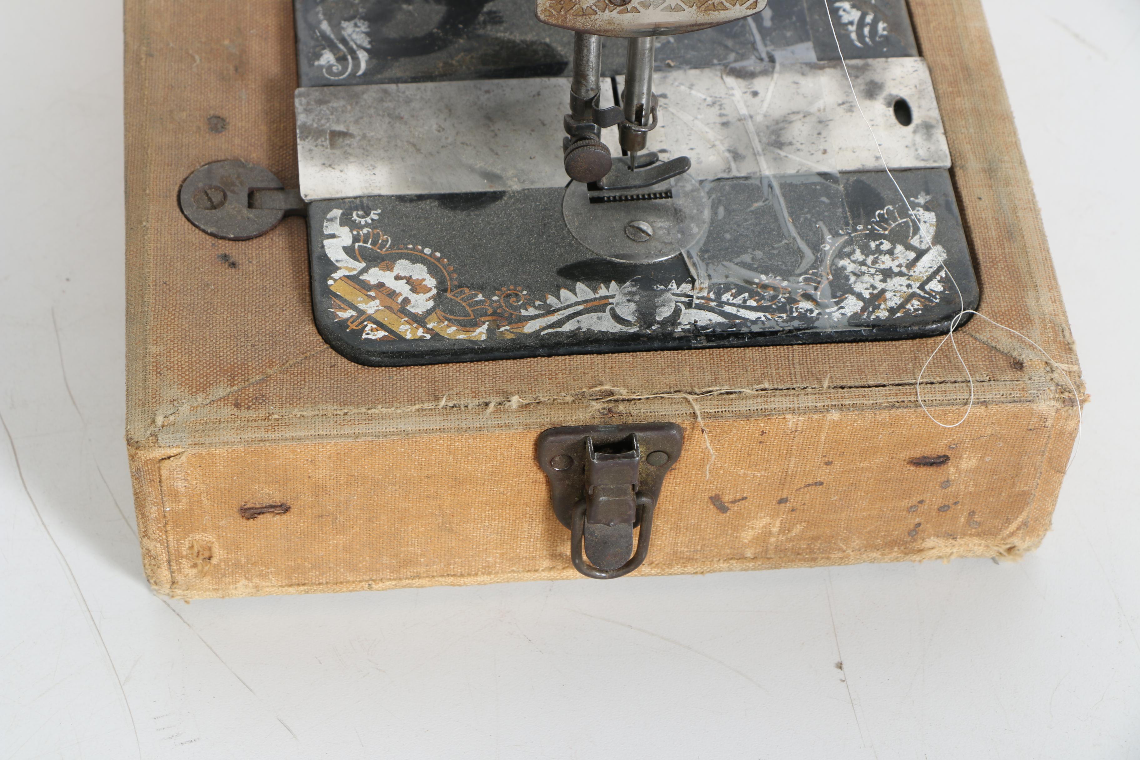 Antique Singer "Sphinx" Sewing Machine