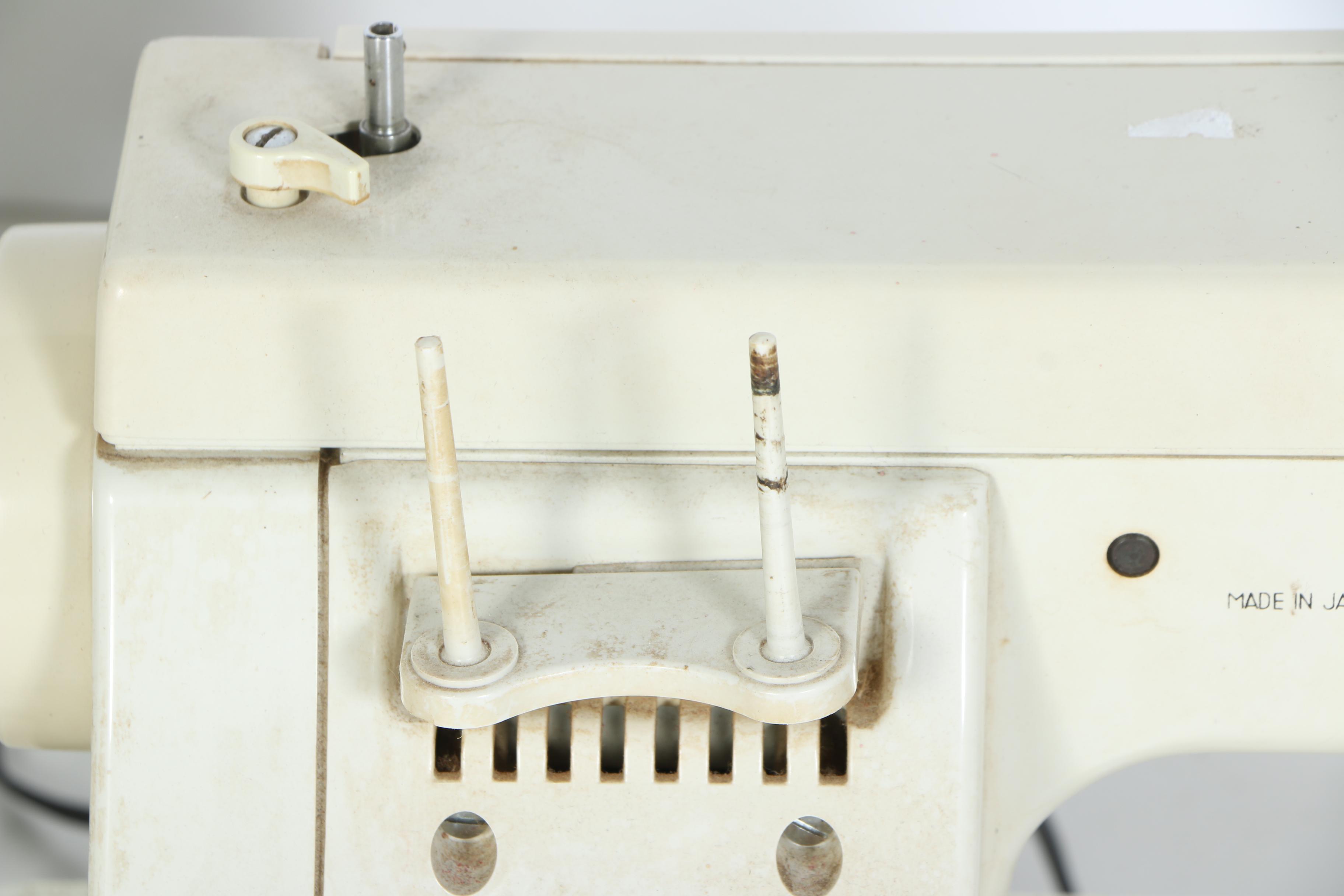 Vogue Stitch Model 780 Sewing Machine