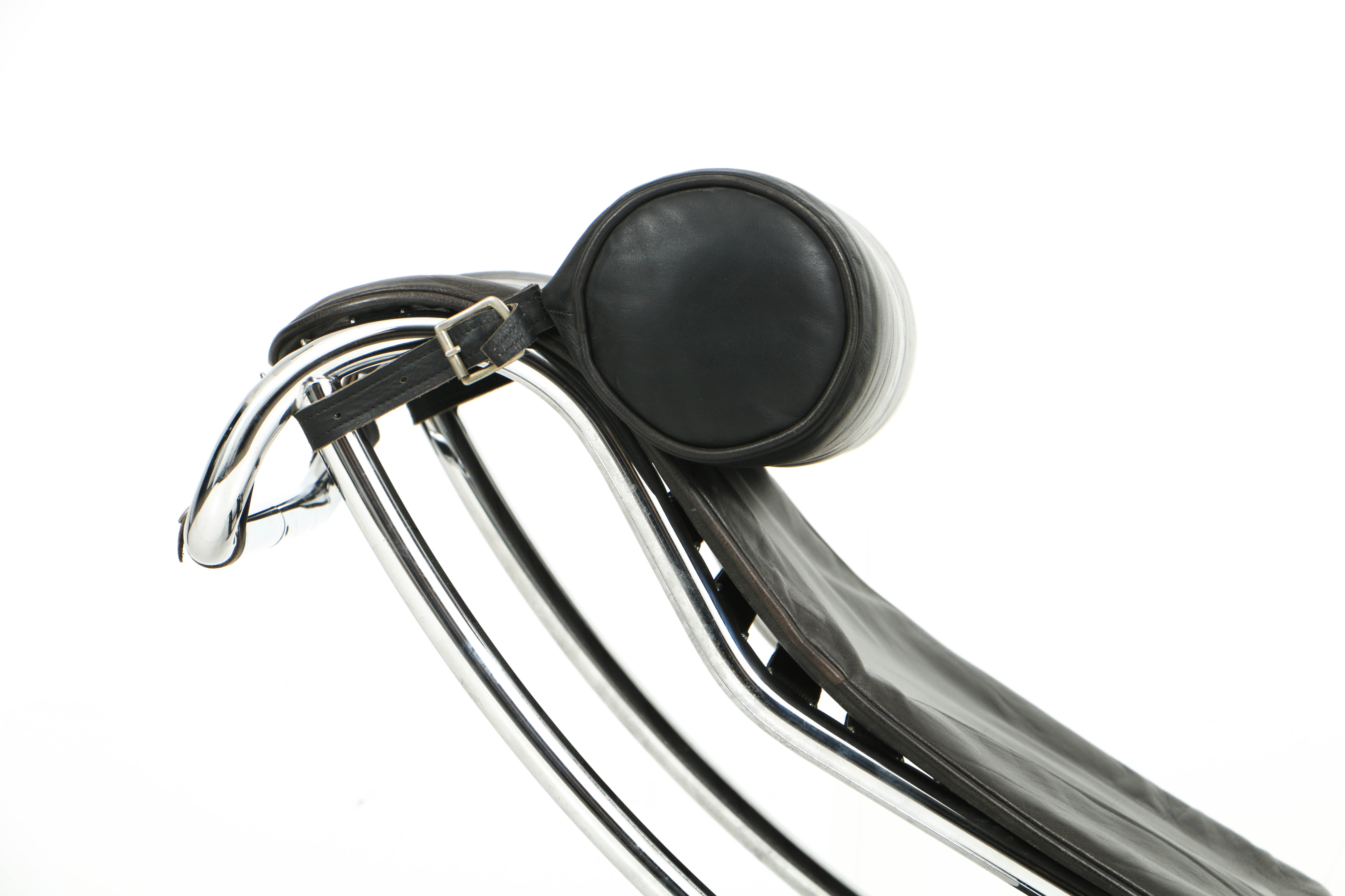 Vintage Modernist "LC4" Chaise Lounge Chair by Le Corbusier for Cassina