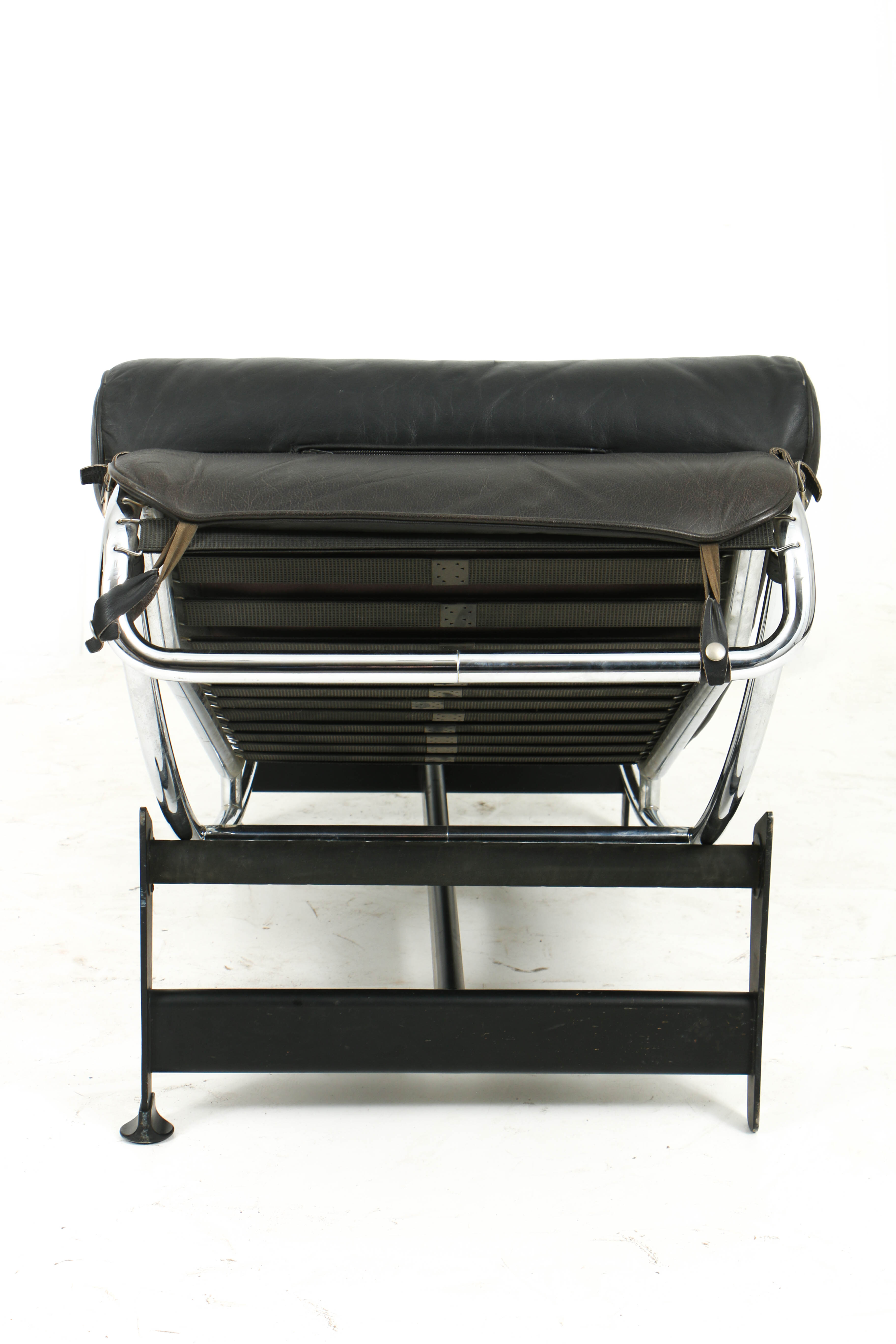 Vintage Modernist "LC4" Chaise Lounge Chair by Le Corbusier for Cassina