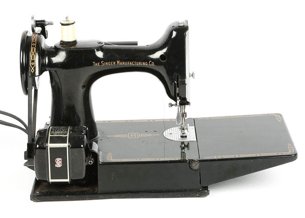 Vintage Portable Singer Featherweight Sewing Machine