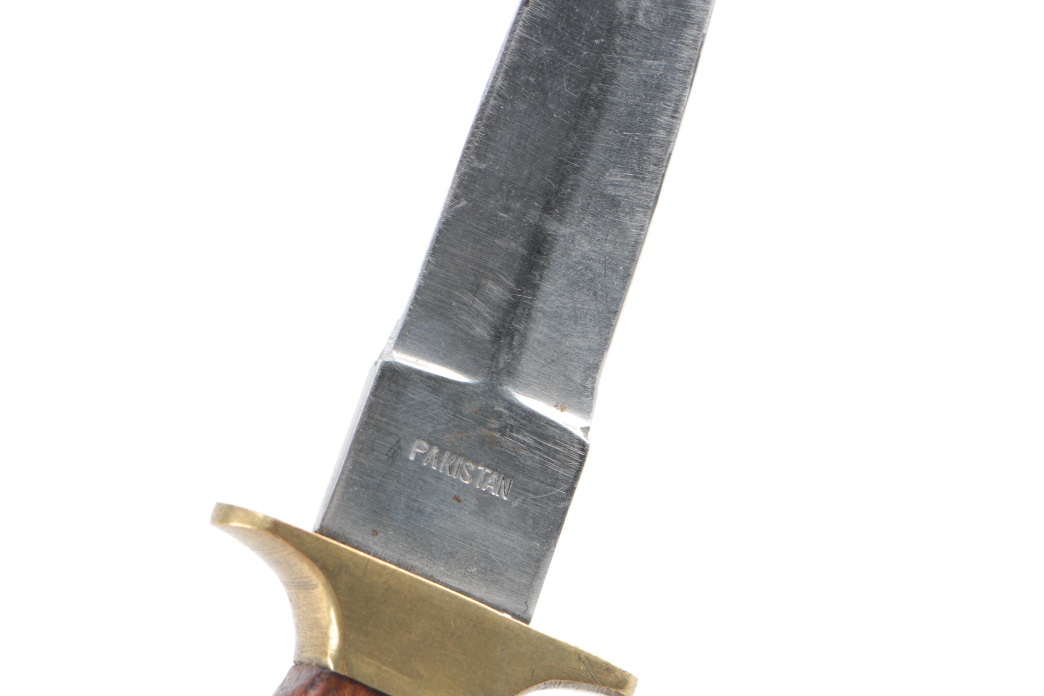 Fixed Blade and Pocket Knives