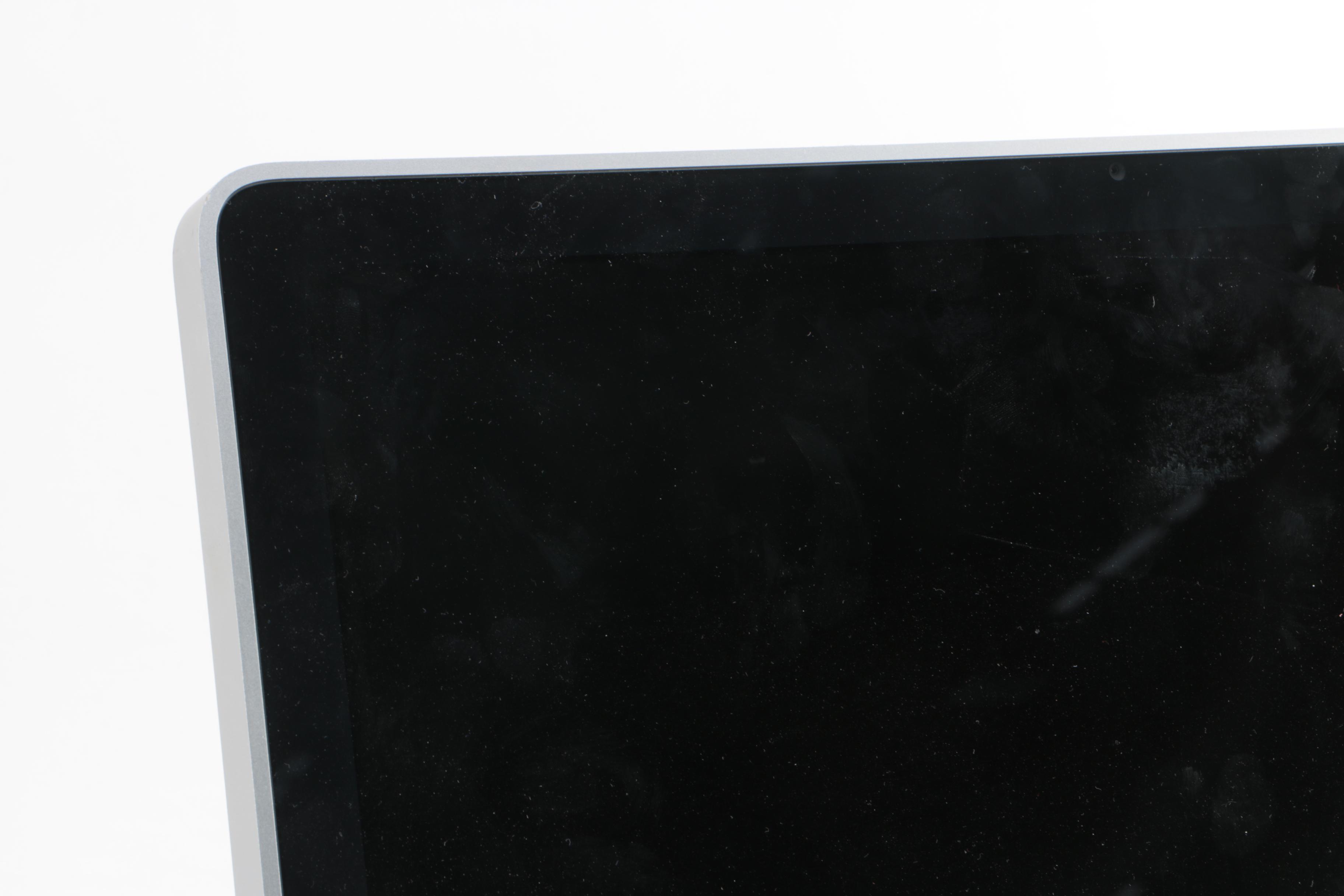 Apple 20" iMac, Wireless Keyboard and Mouse