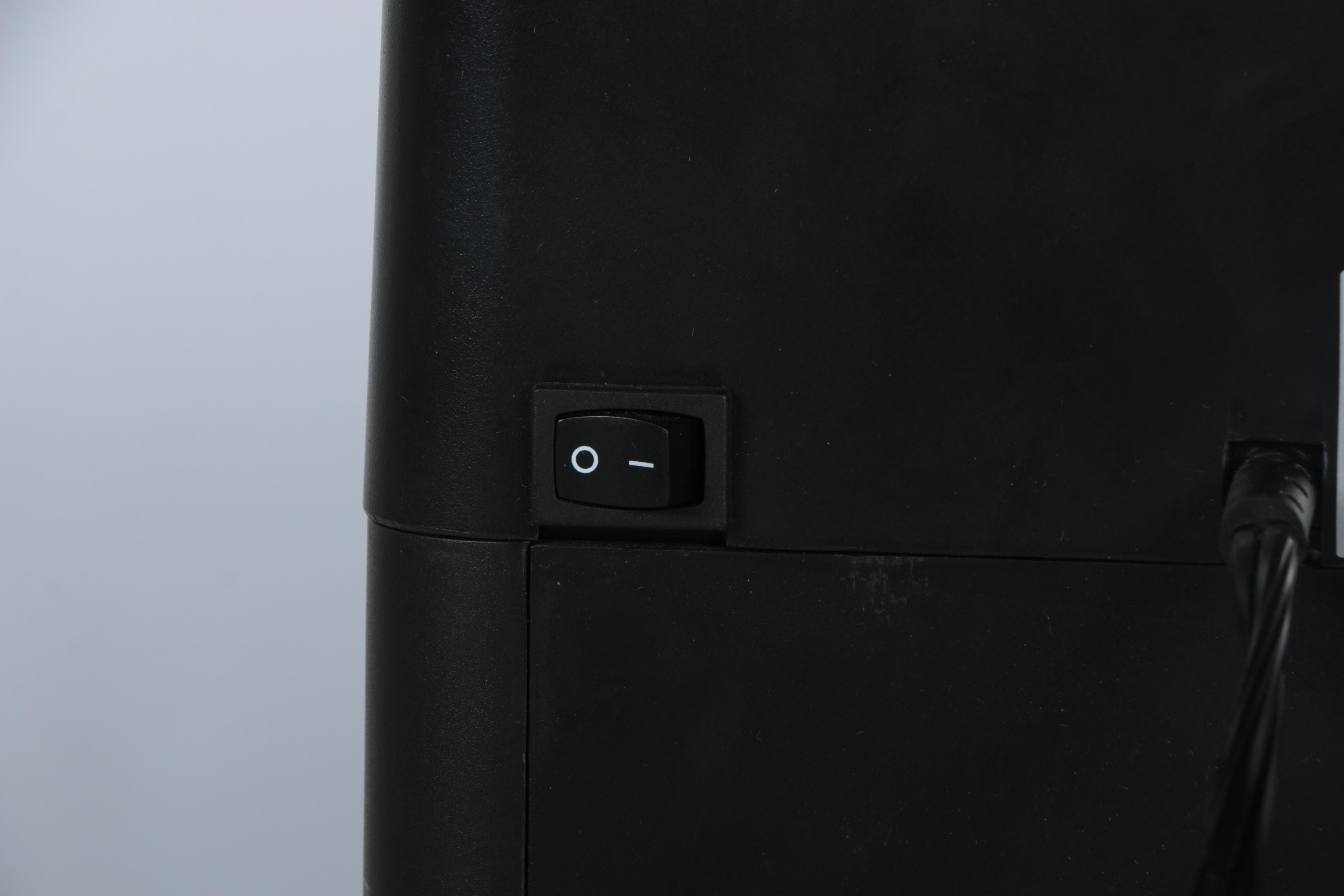 Universal 25 Sheet Capacity Paper Shredder Model UNV-48025