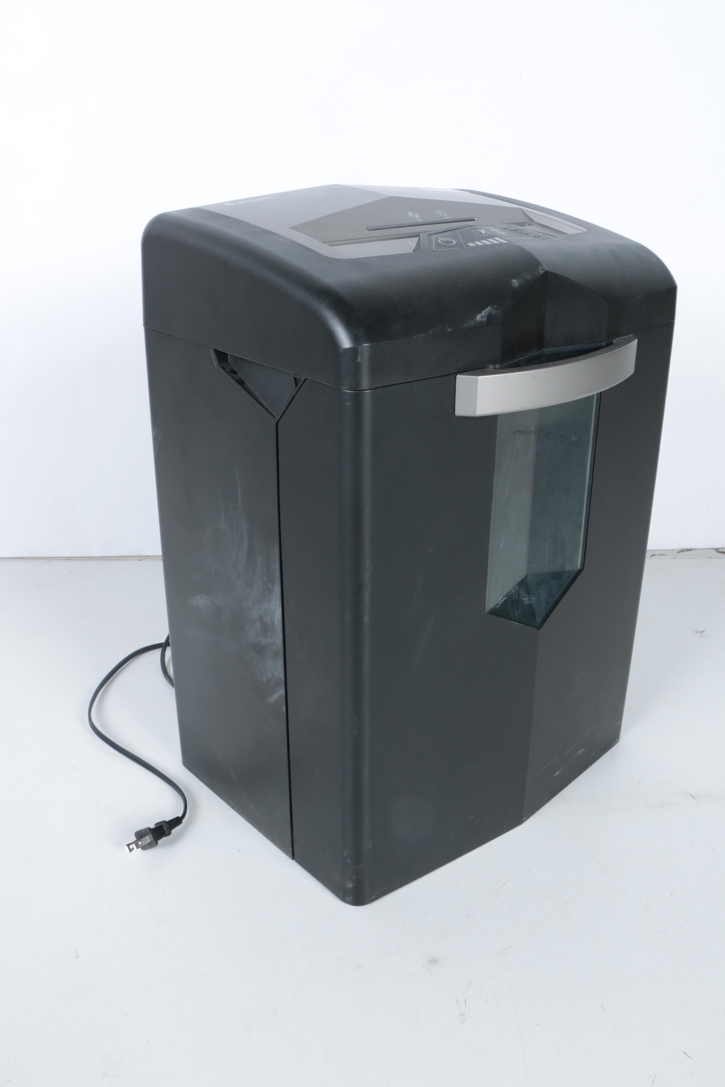 Universal 25 Sheet Capacity Paper Shredder Model UNV-48025