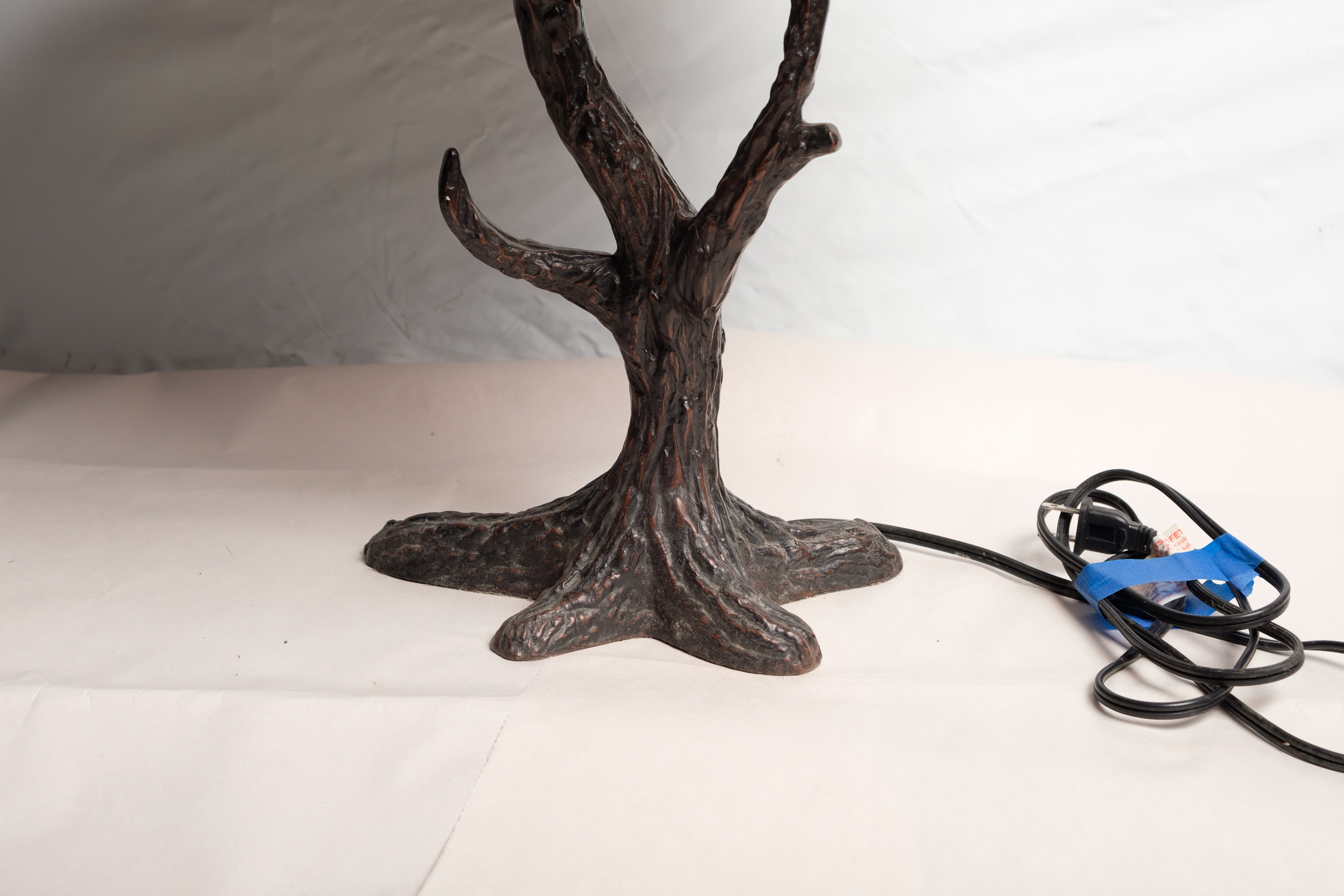 Tiffany Style Stained Glass Tree Lamp with Metal Base