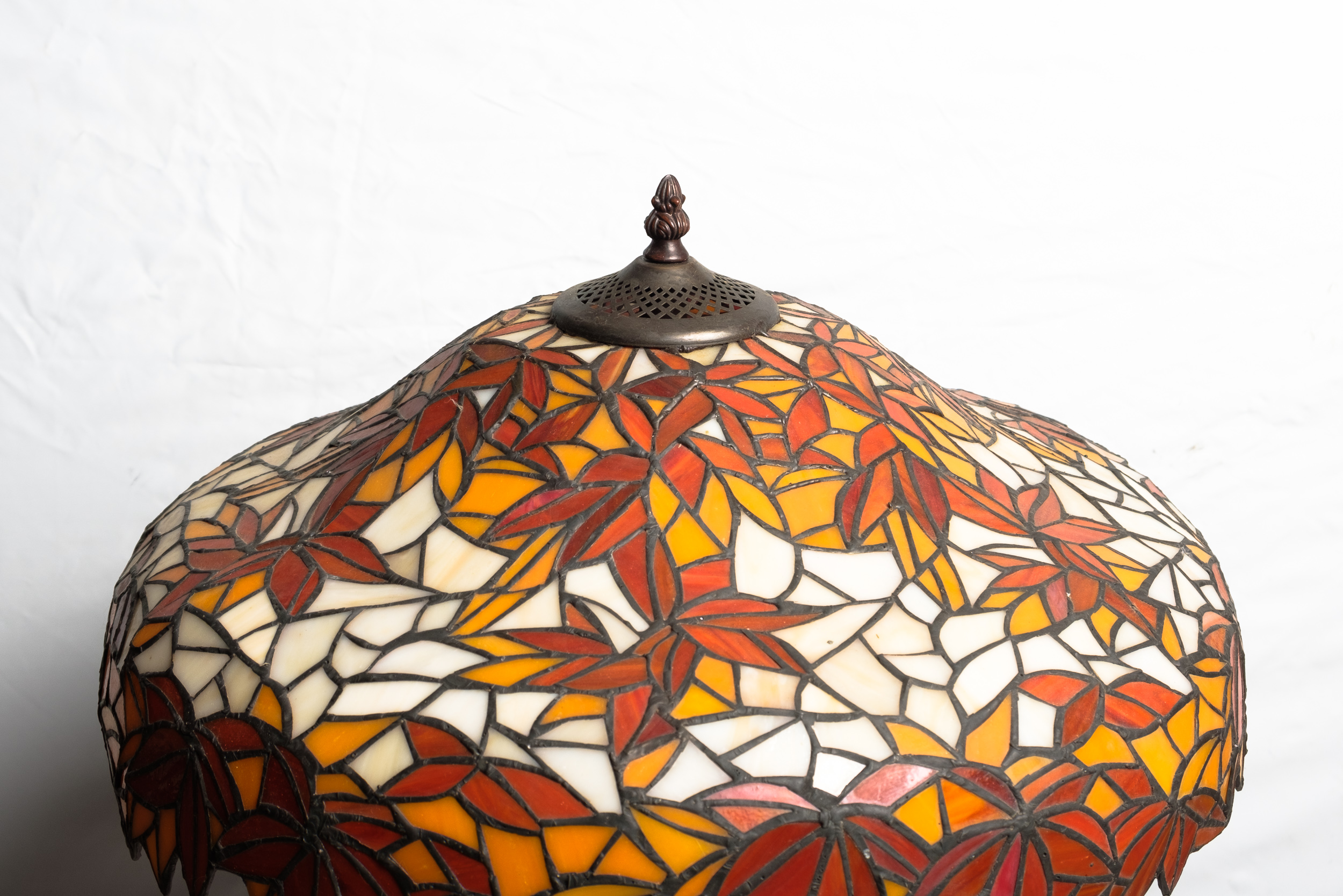 Tiffany Style Stained Glass Tree Lamp with Metal Base