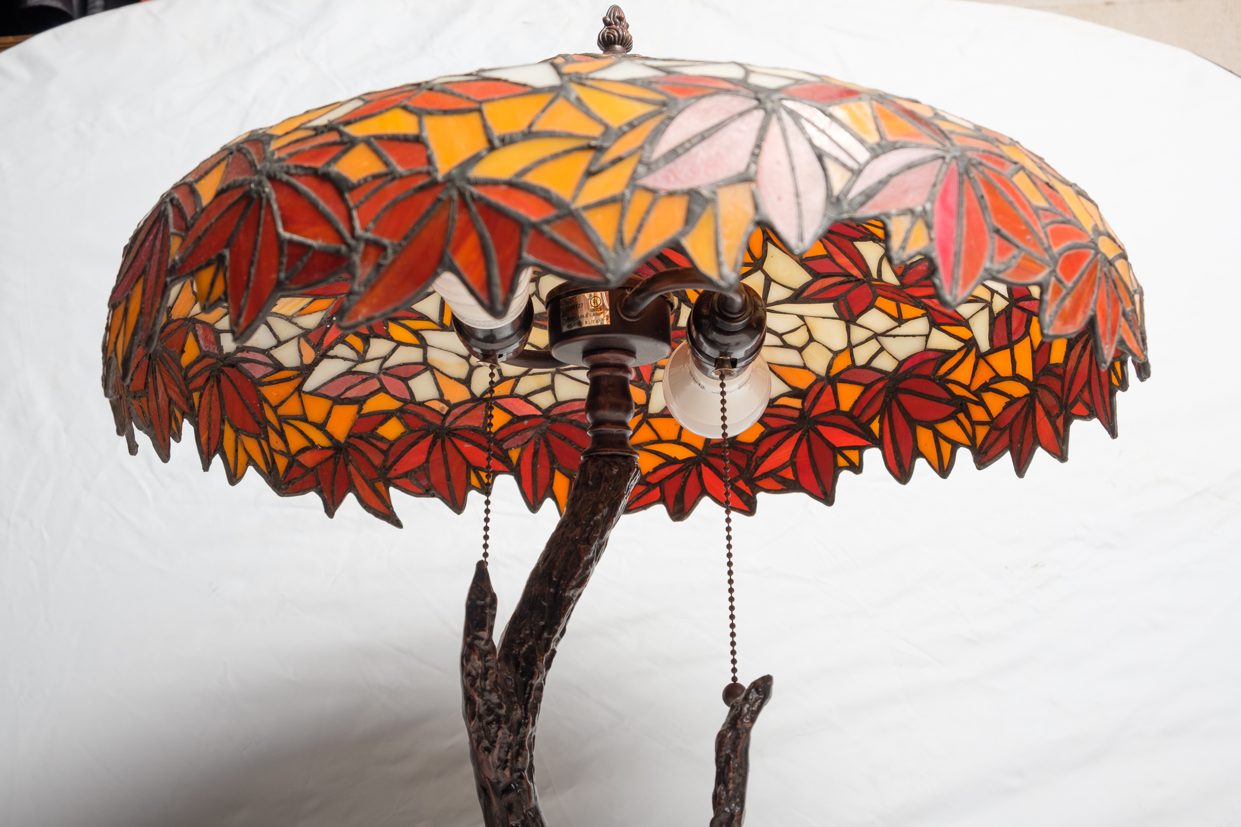 Tiffany Style Stained Glass Tree Lamp with Metal Base