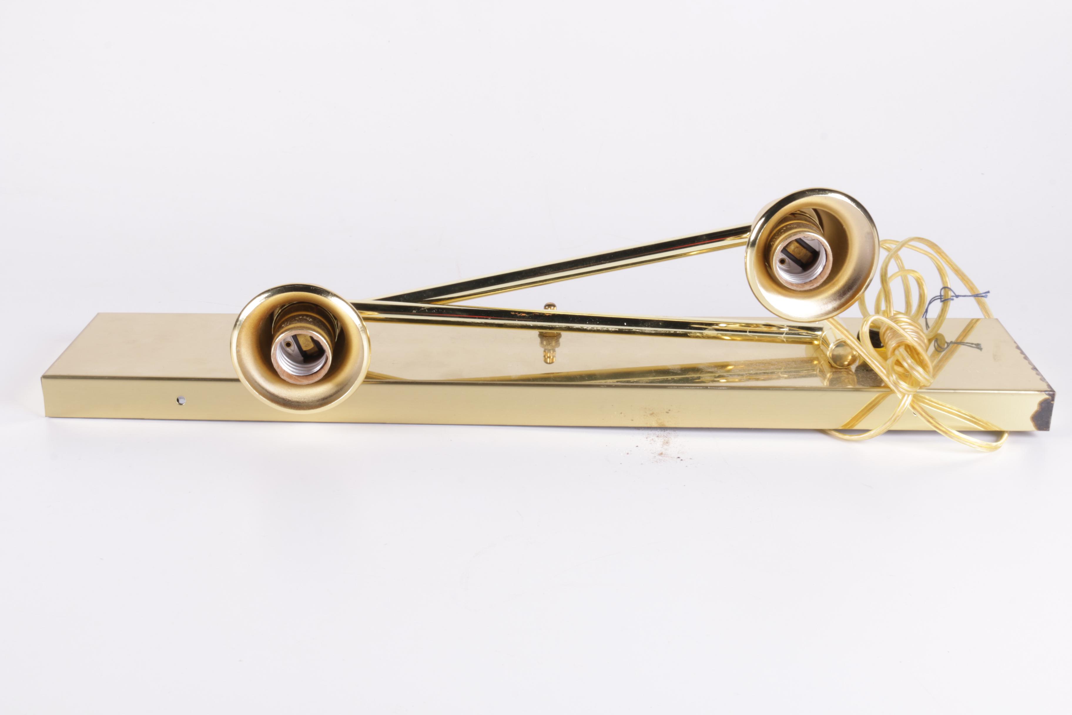 Modern Style Metal Wall Light