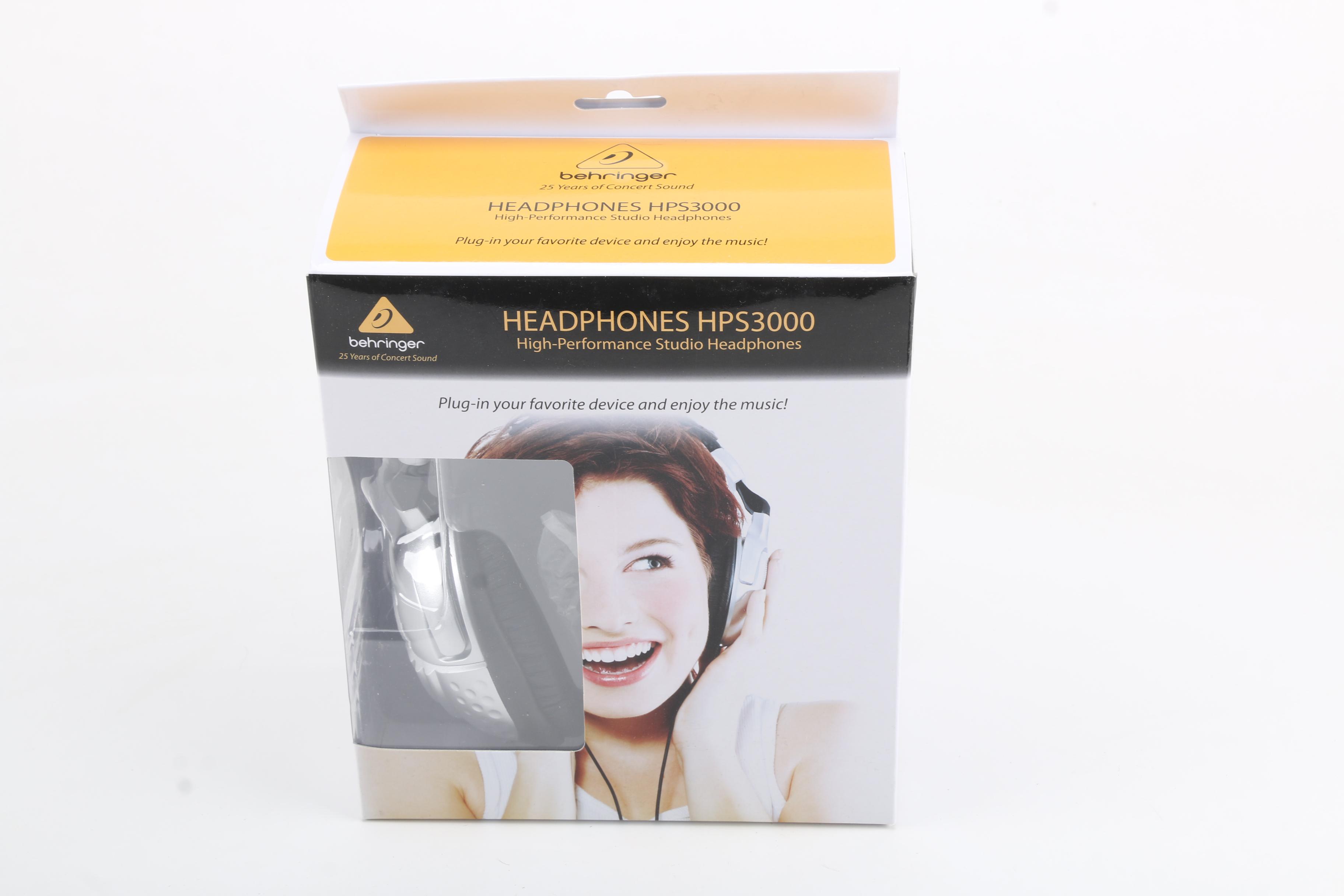 Novation, Headphones and Snowball Studio