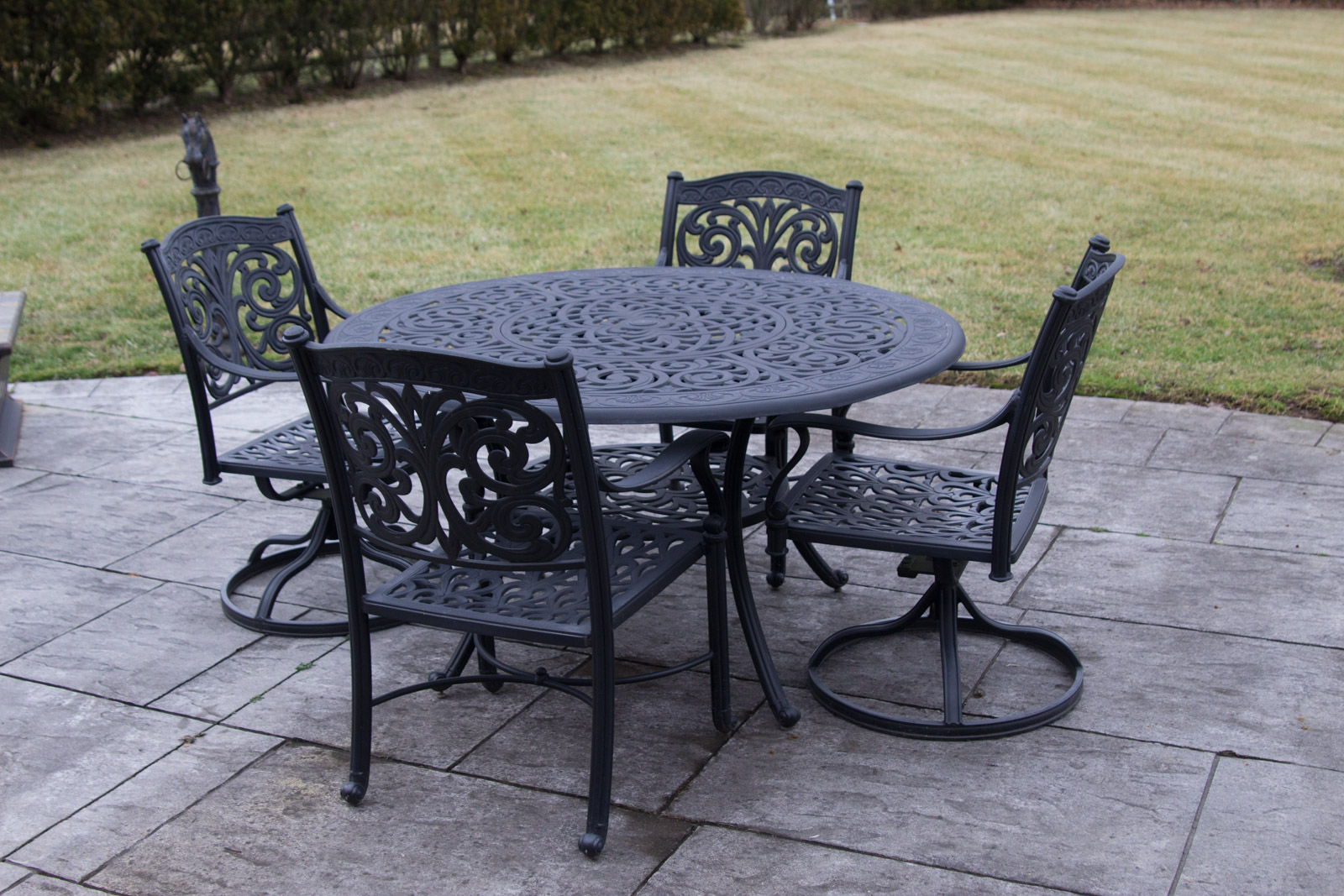 Hanamint Patio Dining Table & Chairs