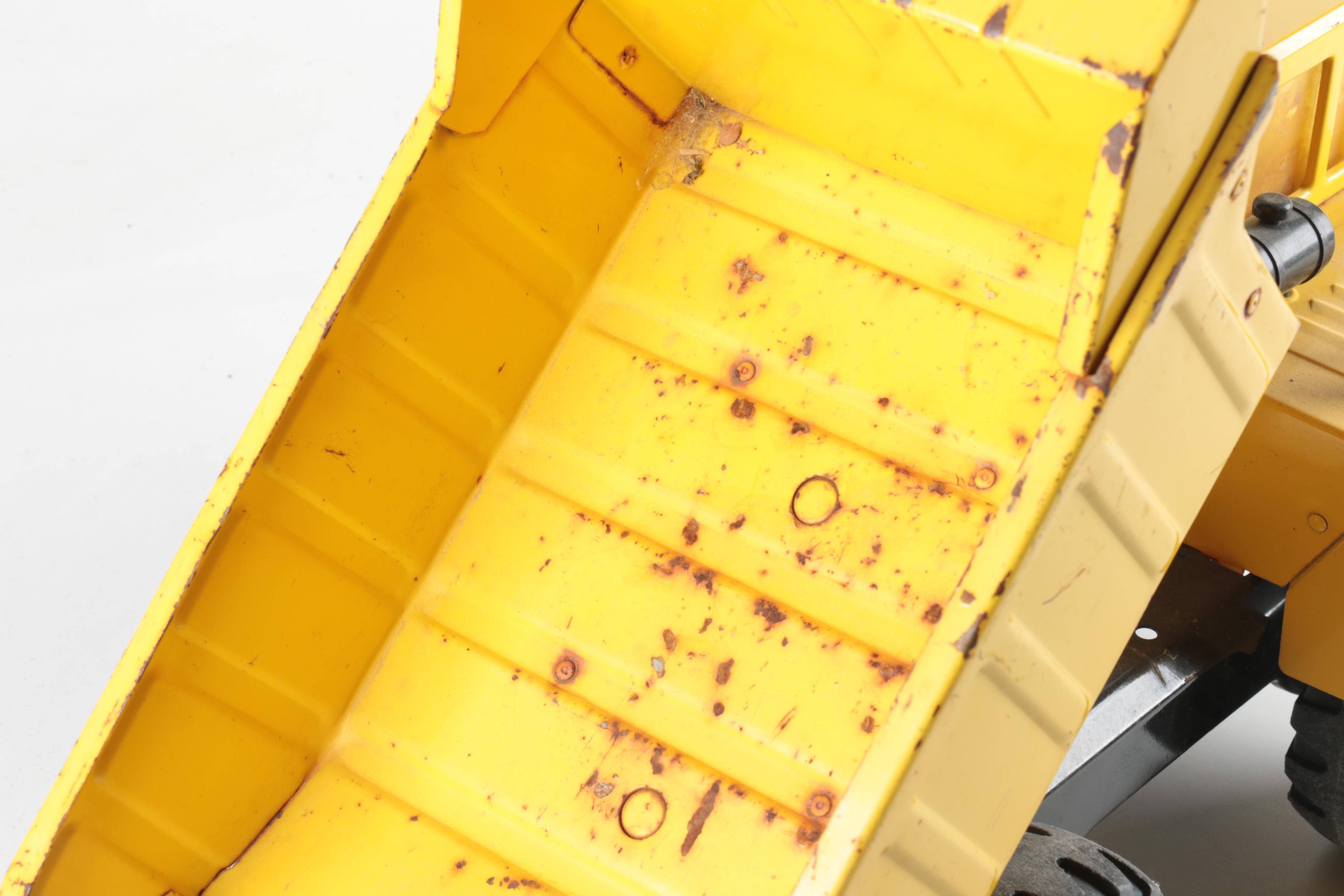 Vintage Metal "Mighty Tonka" Dump Truck